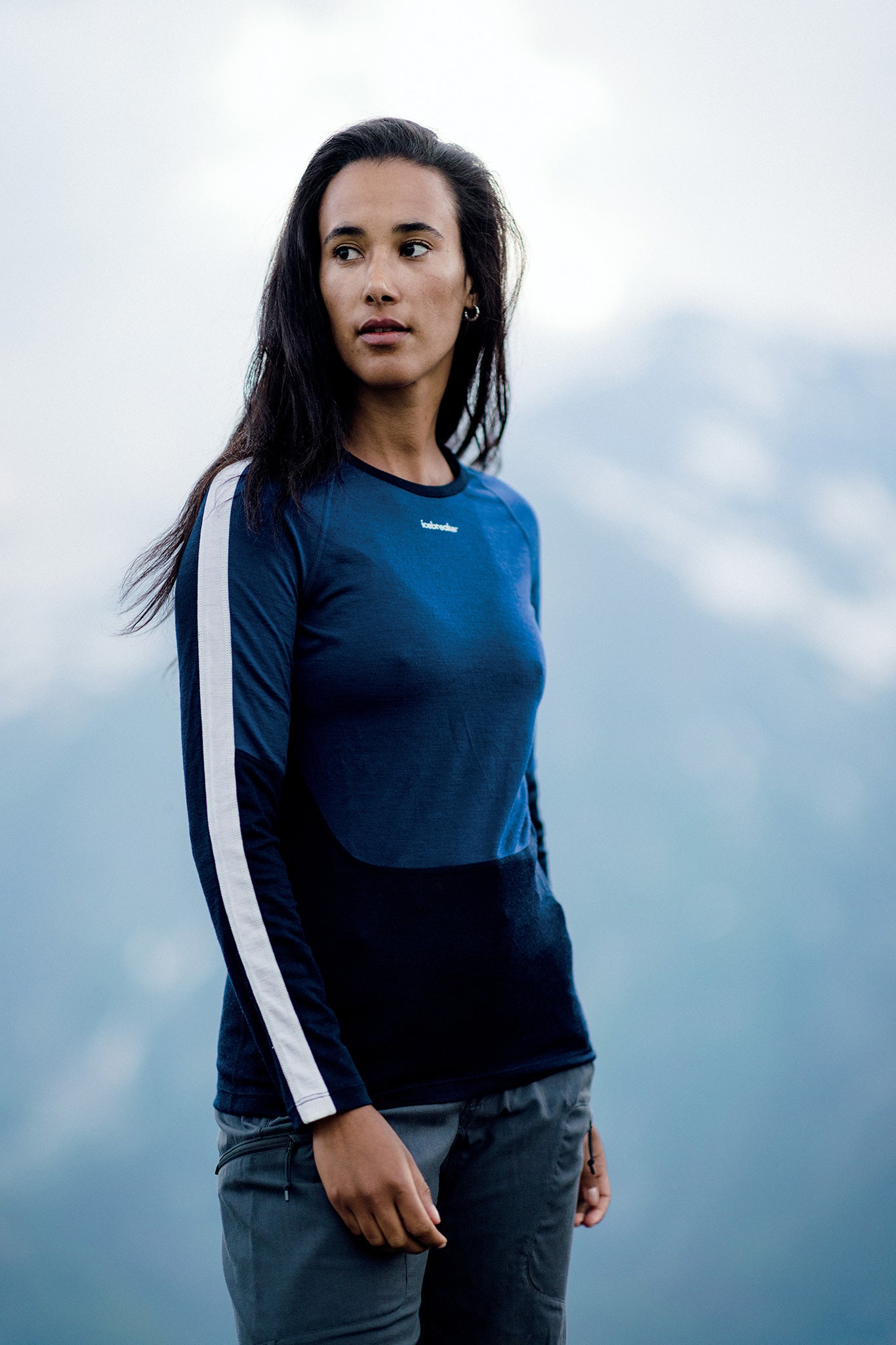 200 Sonebula Merino Wool Long Sleeve Crew Neck Base Layer Top for Women - Warm Thermal Underwear for Hiking, Skiing & Winter Outdoor Activities