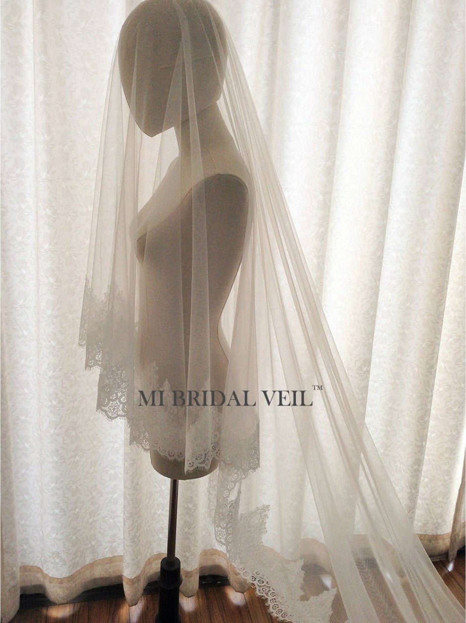 Elegant Cathedral Mantilla Lace Wedding Veil with Blusher - Perfect for Bridal Ceremonies, Church Weddings & Formal Events