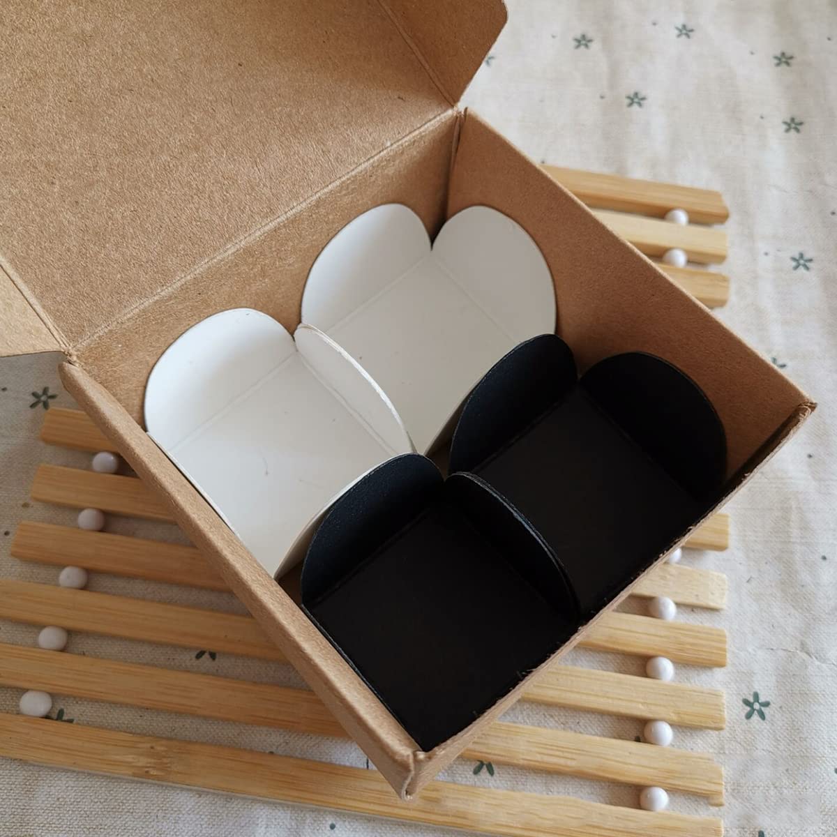 100pcs White Kraft Paper Chocolate Truffle Wrappers & Dividers - Eco-Friendly Candy Cups, Dessert Box Compartment Trays for Parties, Weddings, and Gift Packaging