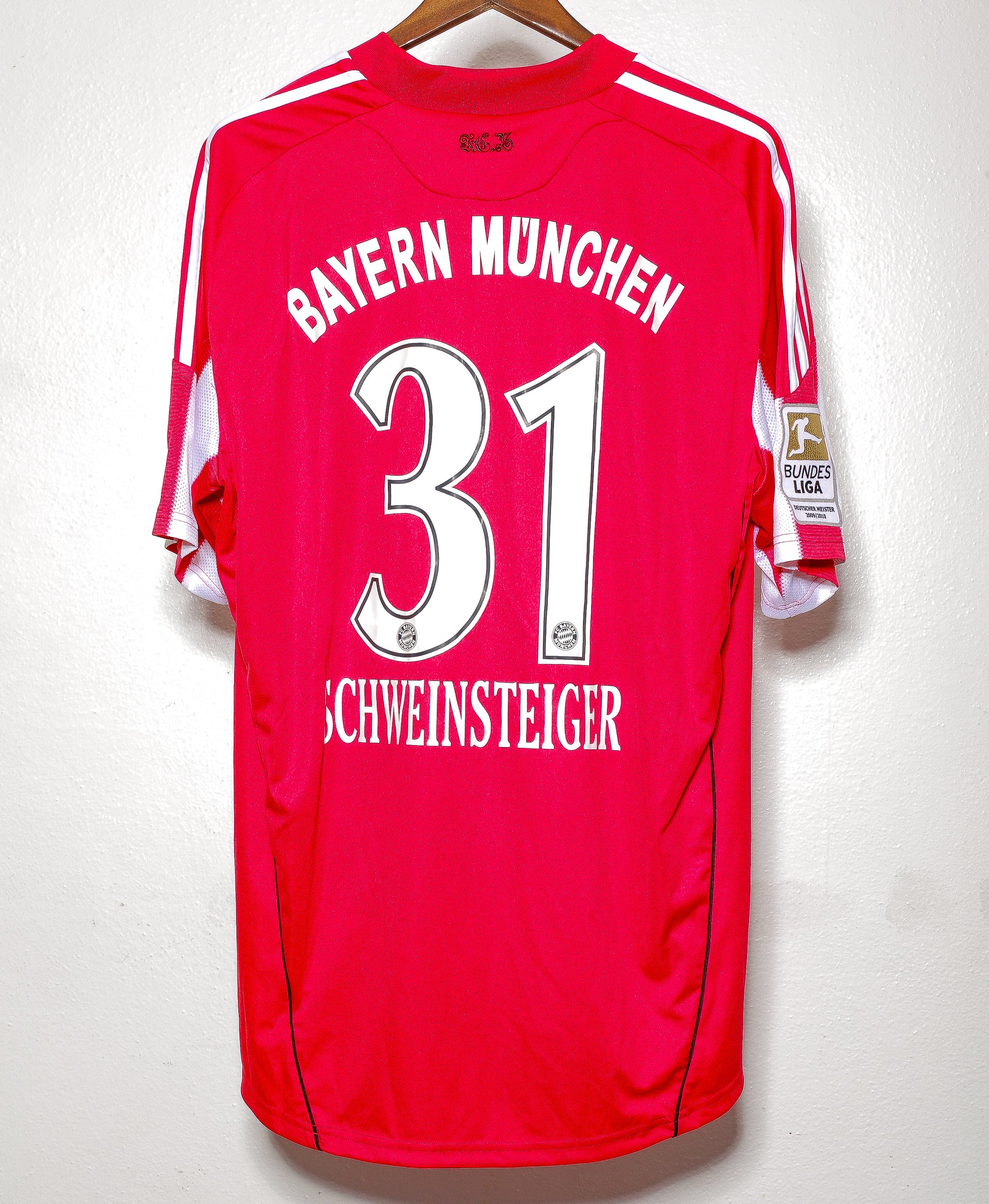 2010 Bayern Munich #31 Bastian Schweinsteiger Jersey - XL Size - Authentic Soccer Shirt for Fans & Collectors - Perfect for Match Days & Sports Memorabilia Display