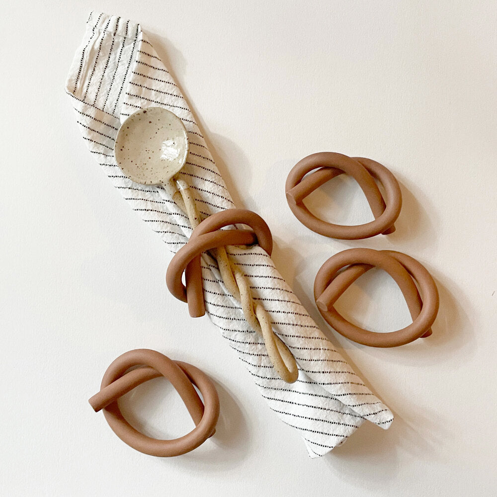 Elegant Knot Napkin Rings - Set of 4 Brick-Colored Table Decor for Wedding, Dinner Party & Holiday Place Settings
