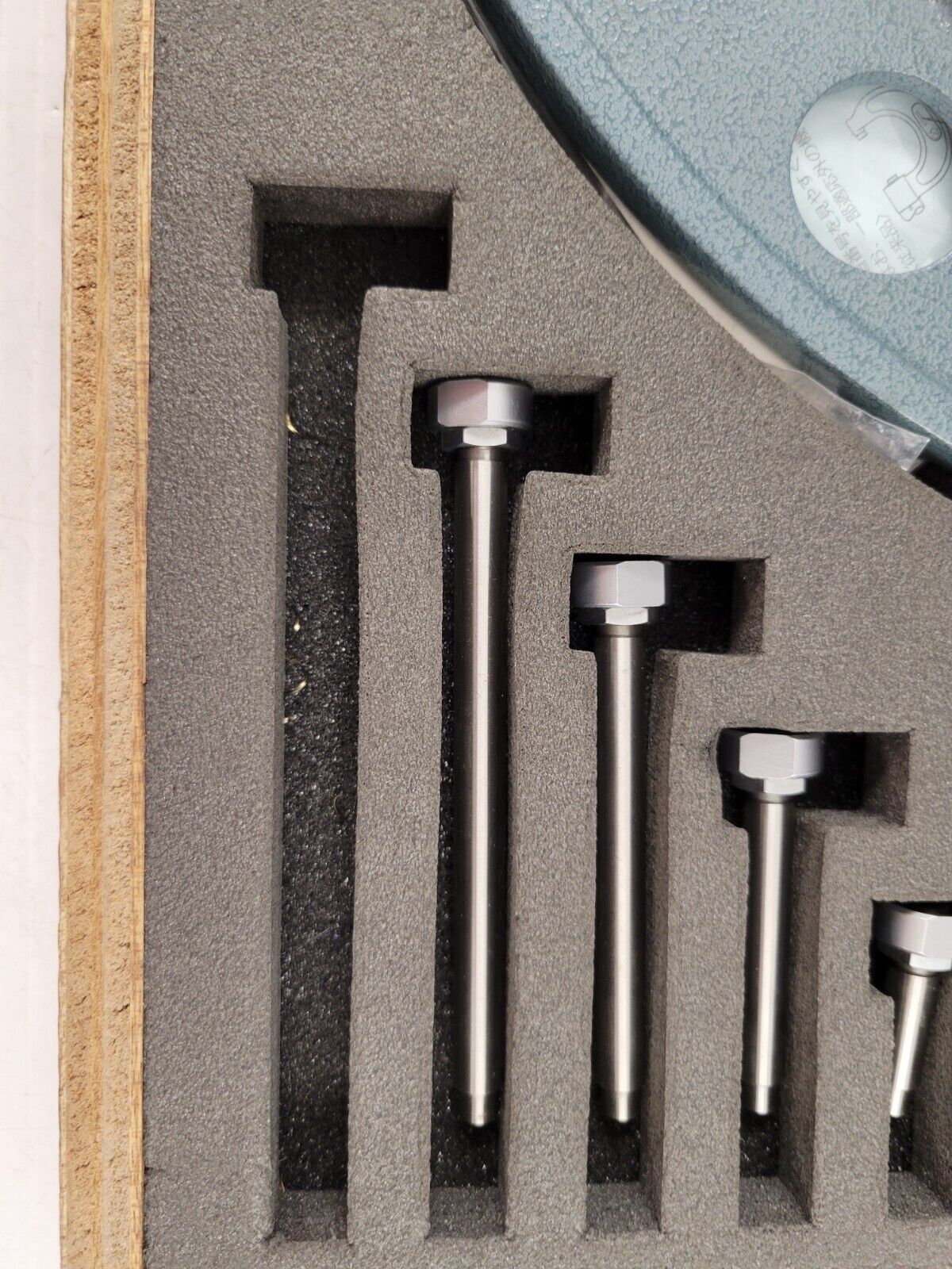 Mitutoyo Digital Micrometer - High Precision Measuring Tool for Industrial & Workshop Use