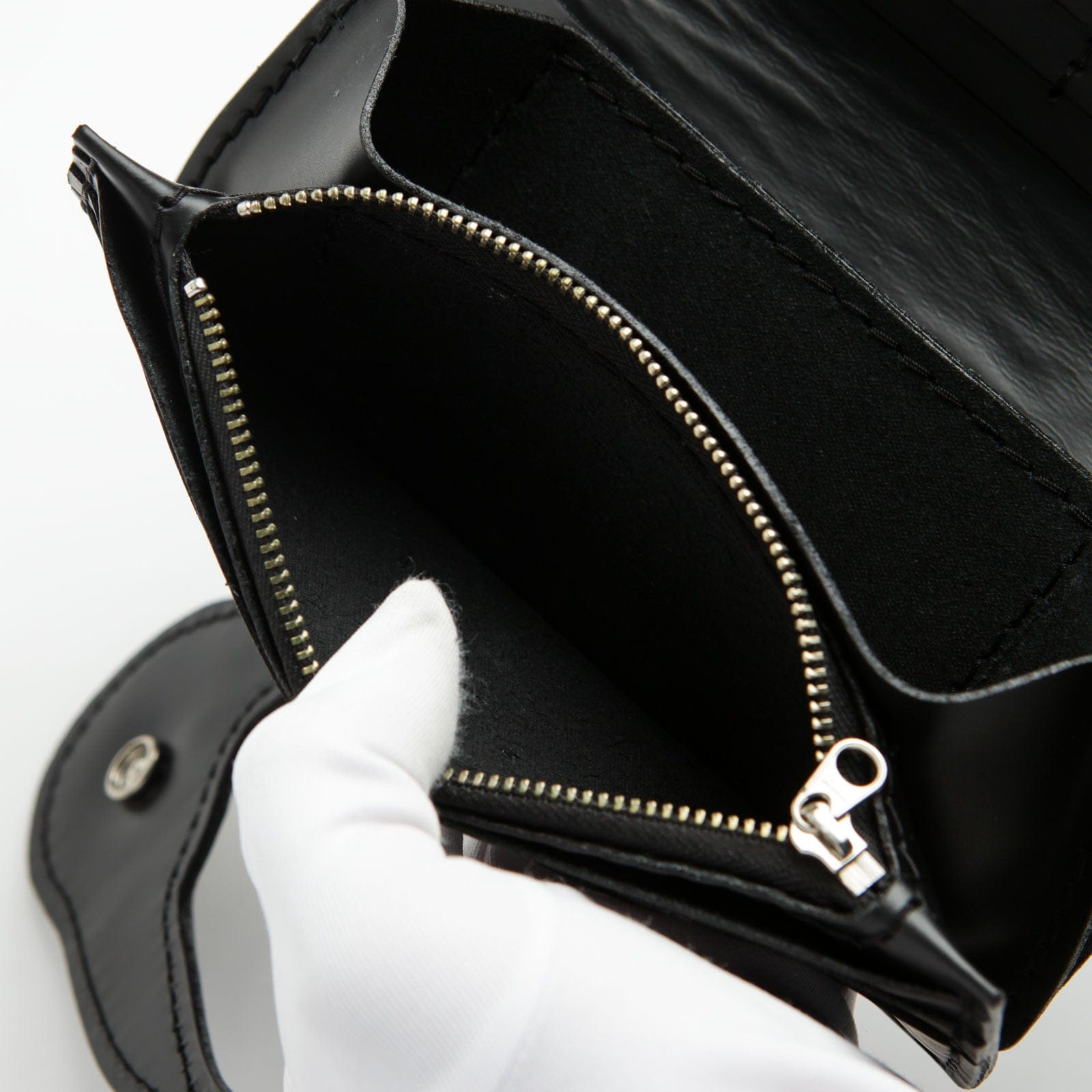Genuine Leather Biker Wallet with Harley Indian Skull Design - Long Chain Motorcycle Wallet for Men - Perfect for Biker Rides, Motorcycle Shows & Everyday Use