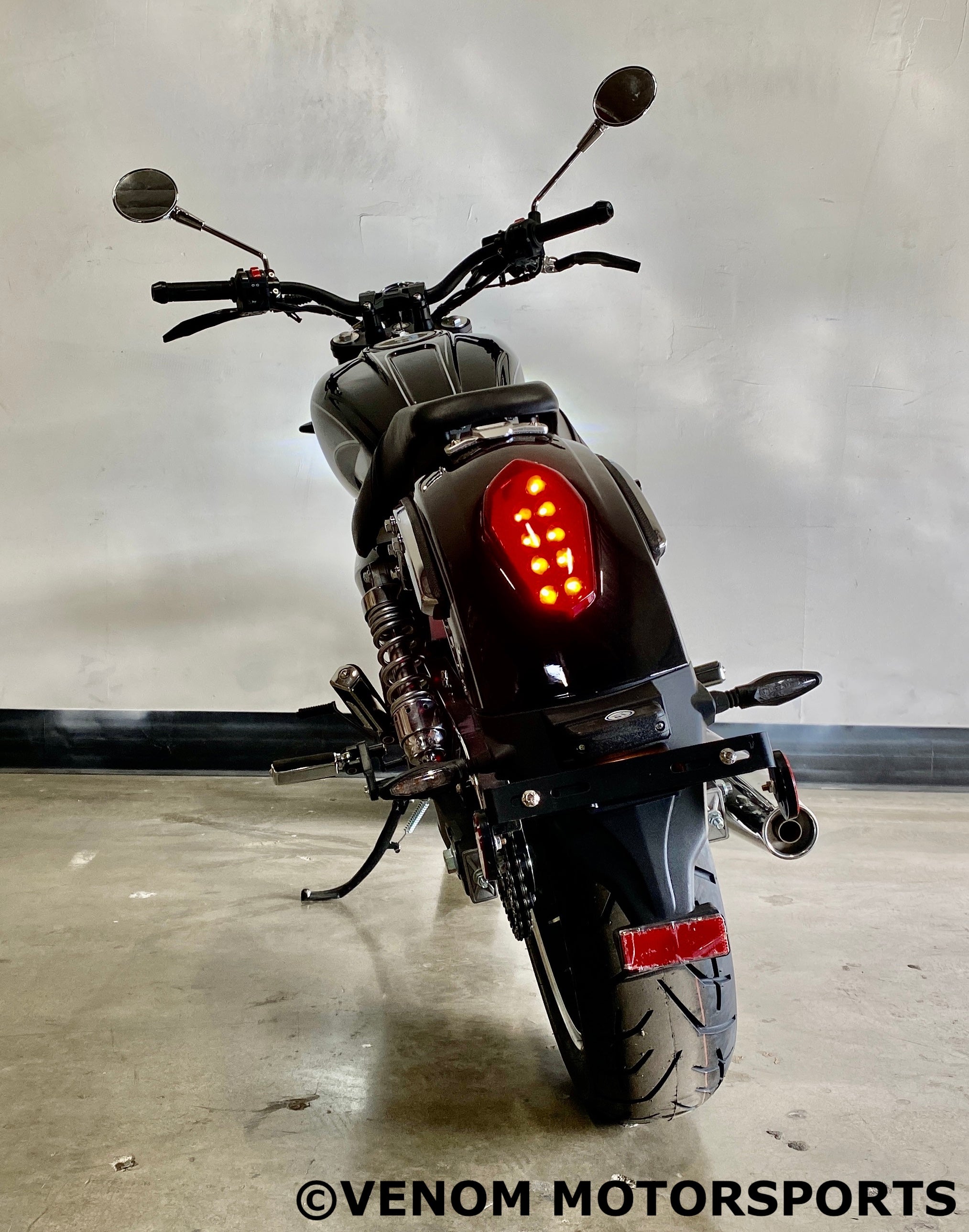Venom Cruiser 250cc Chopper Motorcycle - Fuel Injected Engine, 6-Speed Transmission for Urban Commuting & Highway Cruising