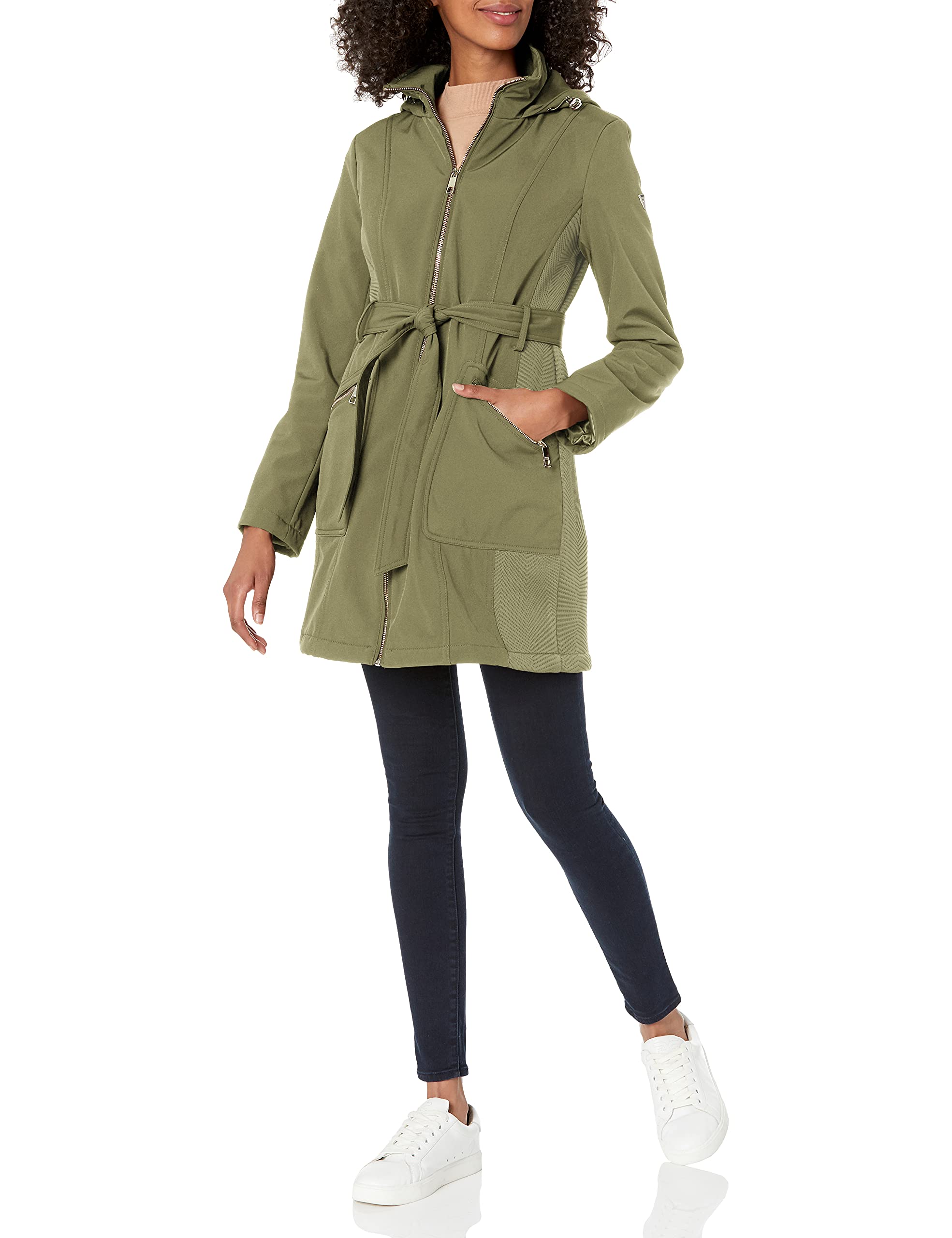 GUESS Women's Softshell Coat - Lightweight Waterproof Windbreaker Jacket for Fall & Winter, Casual Outerwear for Hiking, Travel & Everyday Wear