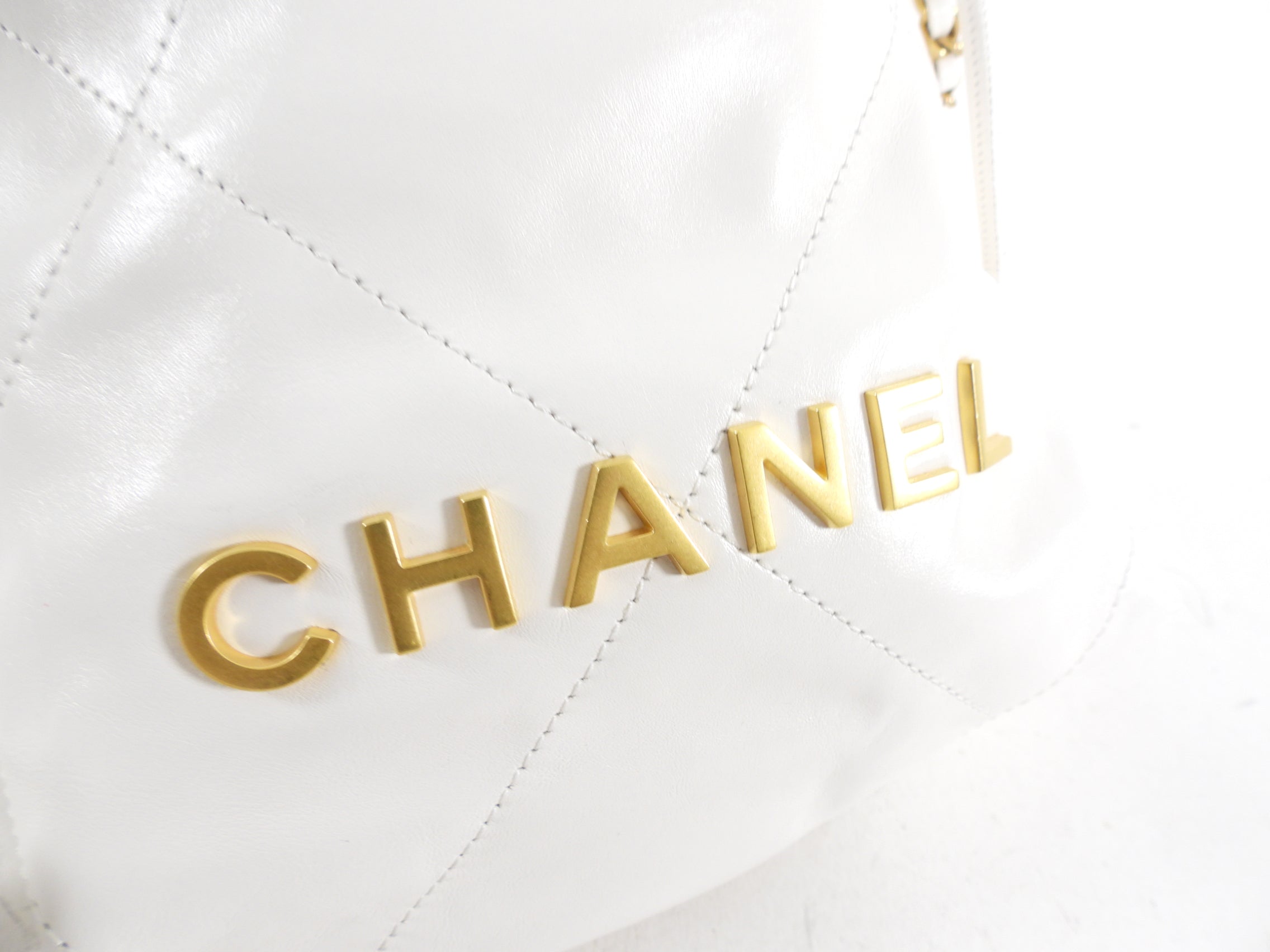 Chanel 22 Mini Chain Bag in White Glossed Leather with Signature Logo - Perfect for Evening Events, Date Nights & Luxury Fashion Accessories