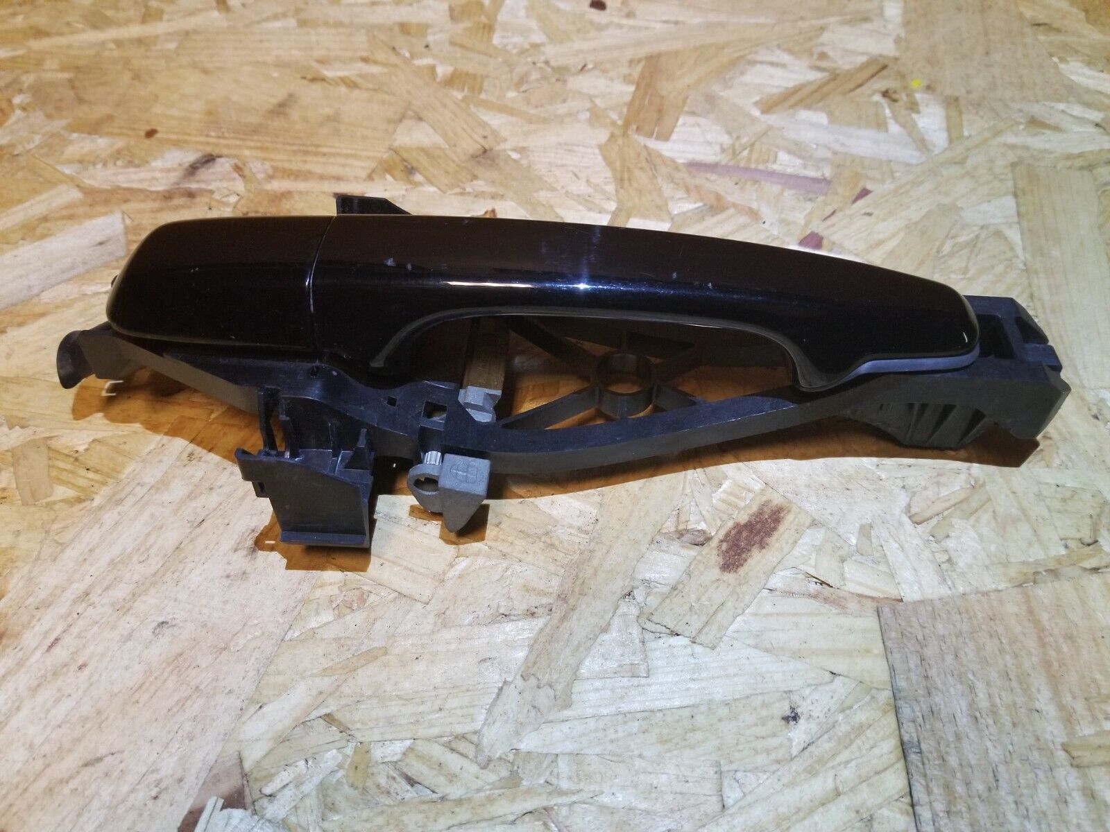 05 06 07 Volvo S40 Front Right Passenger Side Exterior Door Handle Replacement - OEM Quality - Perfect for Car Door Repair & Maintenance
