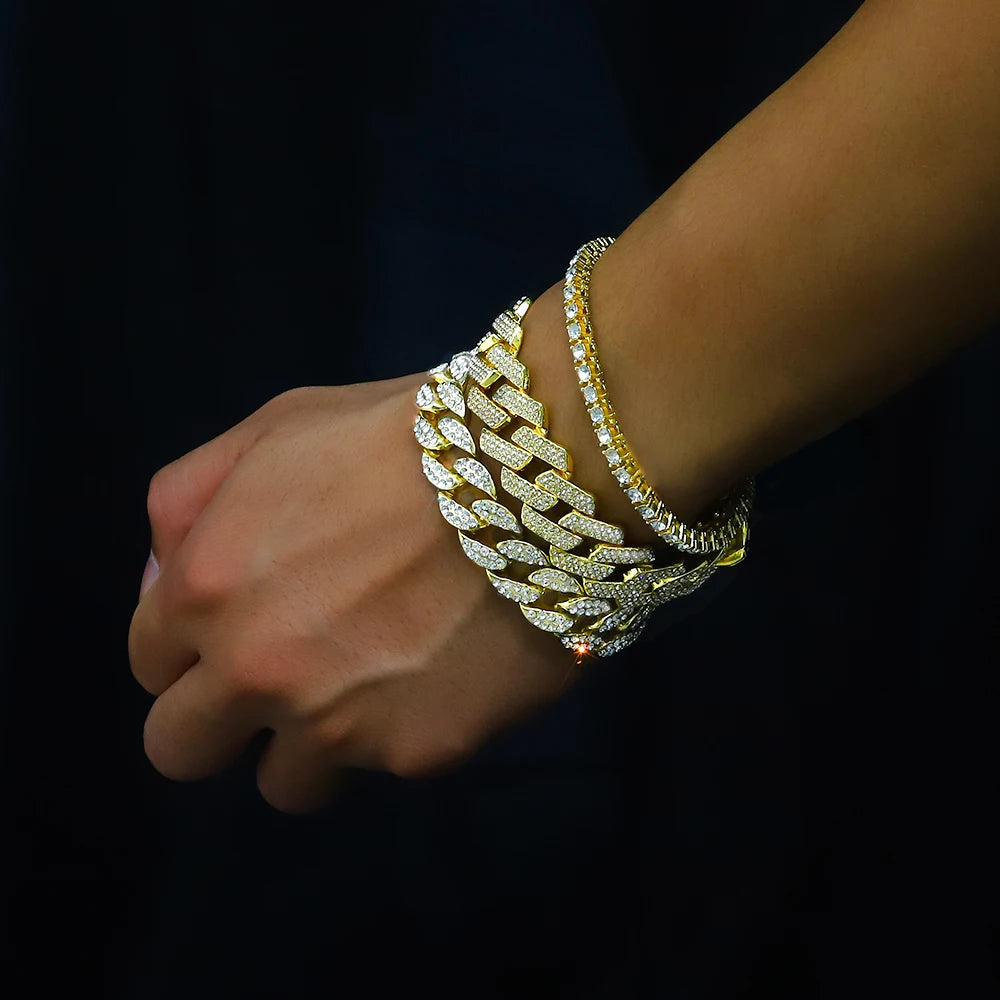 Elegant Luxury Bracelet for Women - Gold & Silver Fashion Jewelry - Perfect for Parties, Weddings & Everyday Wear