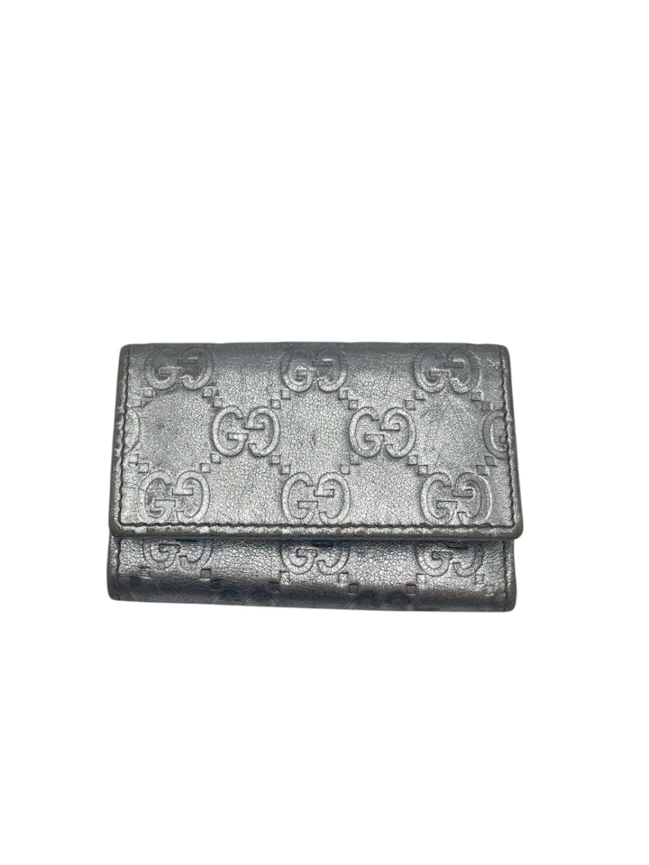 Guccissima Metallic Bow Key Holder - Luxury Keychain for Women & Men - Perfect for Home, Office, and Travel Organization