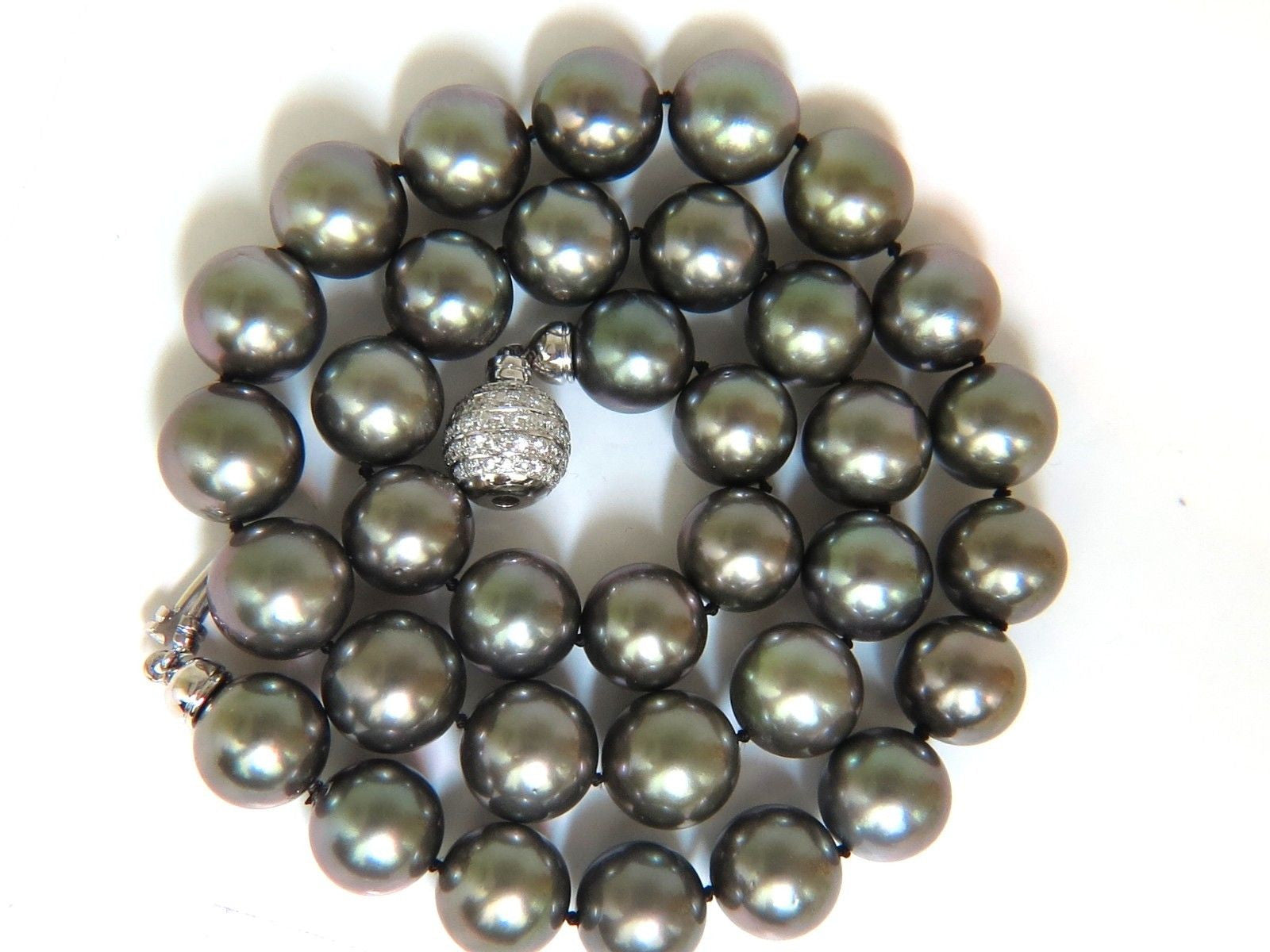 GIA Certified Tahitian Black-Lipped Oyster Gray Pearl Necklace - 18K Gold with 1.00ct Diamond Clasp - Elegant Jewelry for Weddings & Special Occasions
