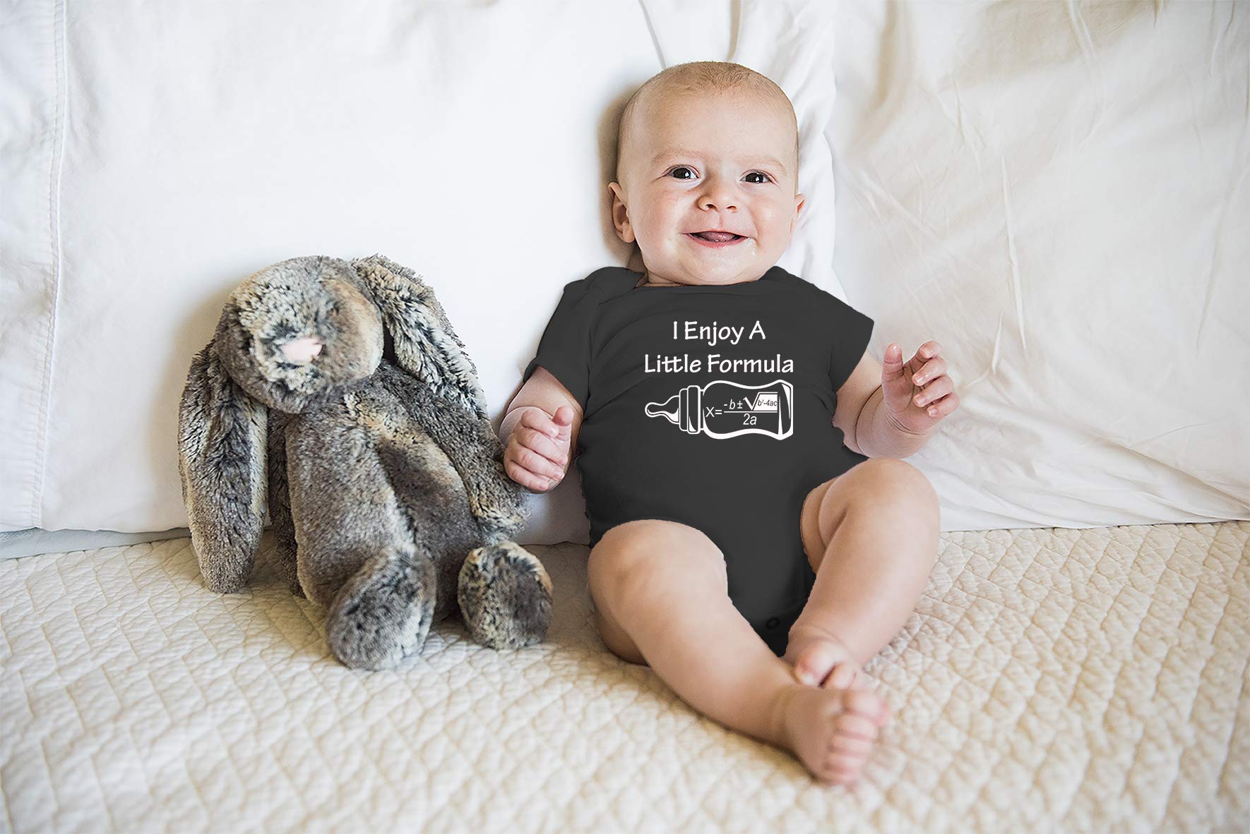 Funny Baby Bodysuit - Cute Newborn Romper for Boys & Girls - Perfect for Playtime & Photos