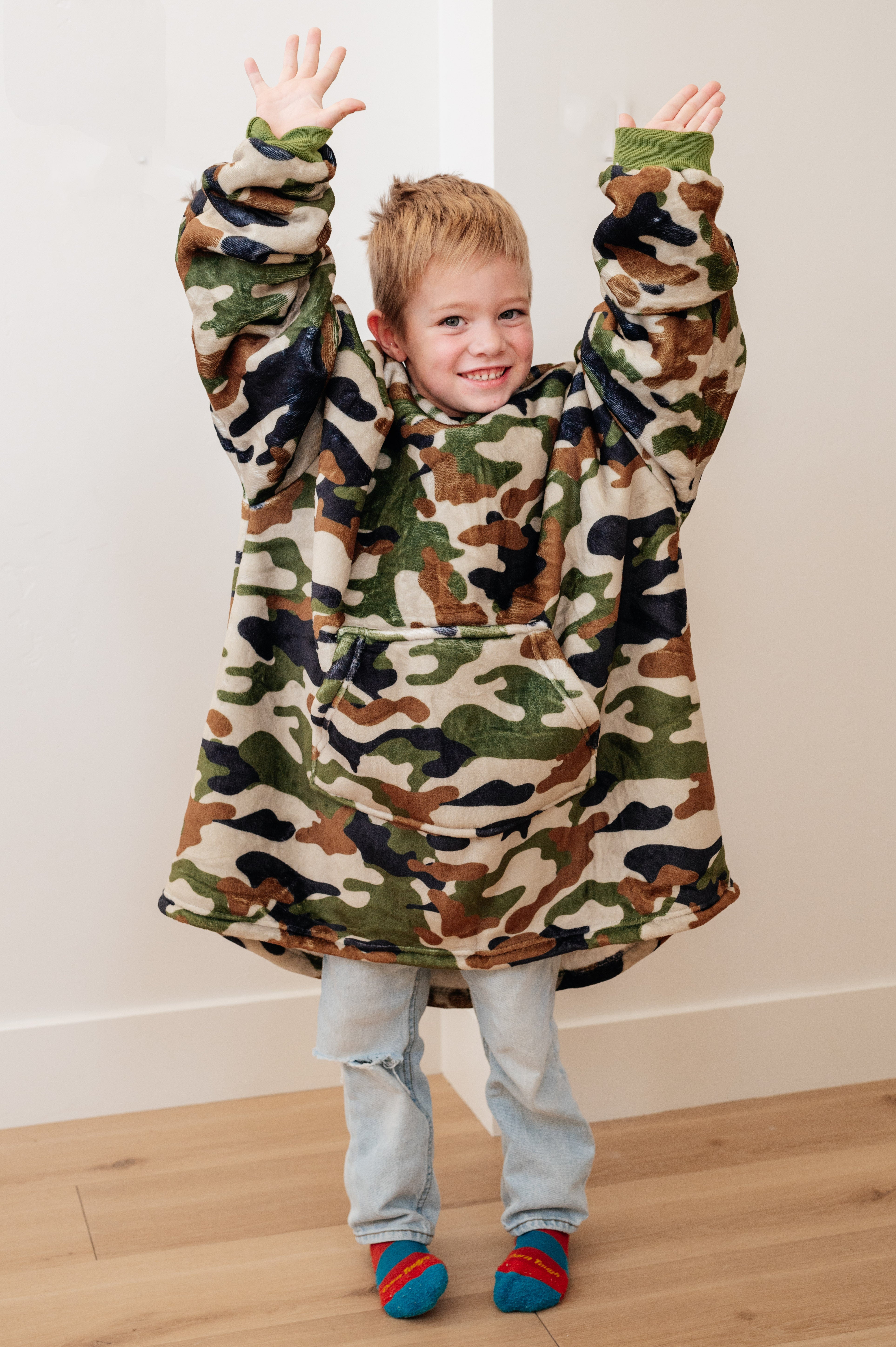 Kids Oversized Hoodie Blanket in Camo Print - Cozy Fleece Wearable Blanket for Boys & Girls - Perfect for Sleepovers, Movie Nights and Winter Lounging