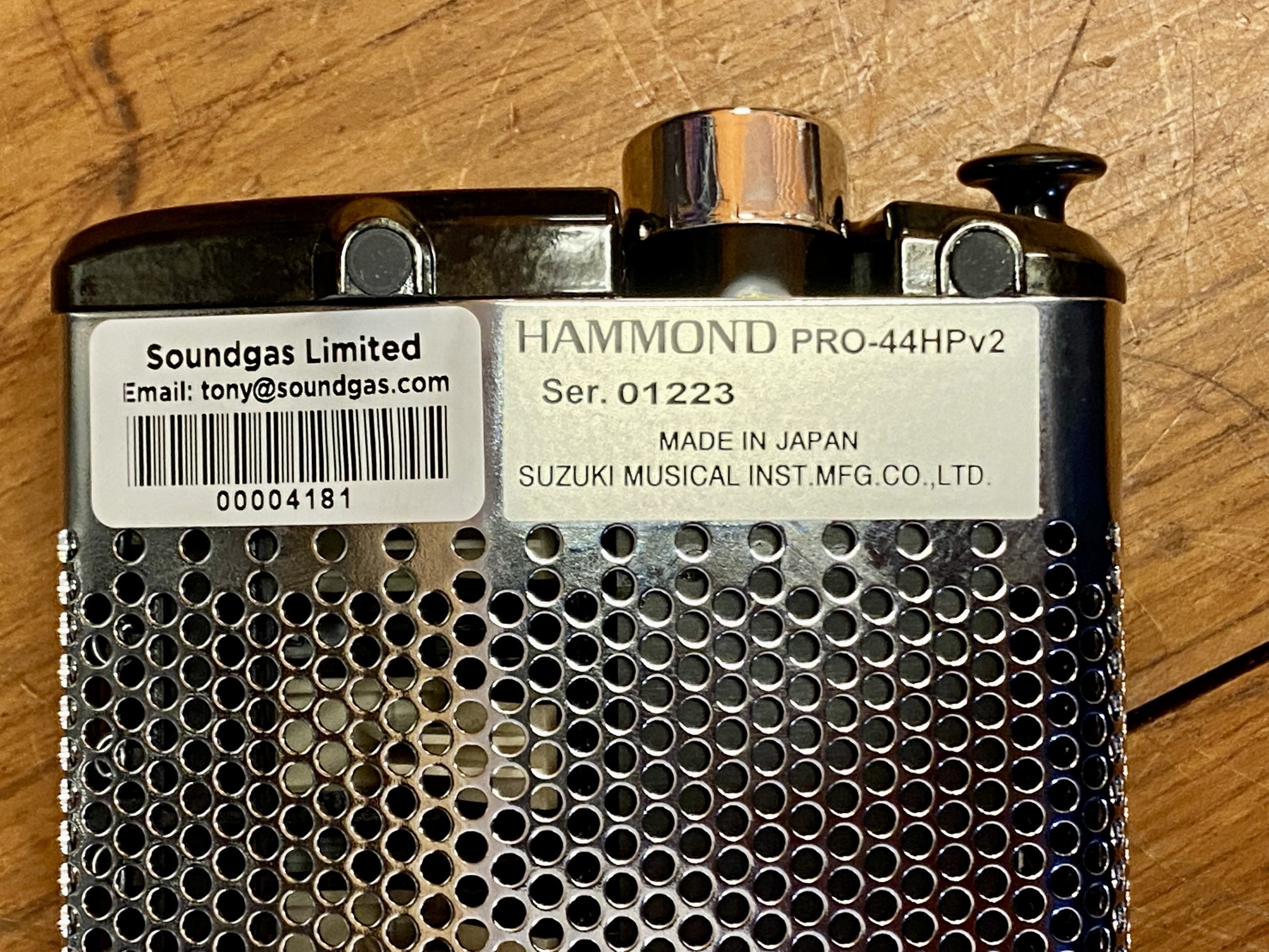 Hammond PRO 44 HP V2 Amplified Melodica - Professional Keyboard Harmonica with Built-in Speaker - Perfect for Live Performances, Studio Recording & Music Education