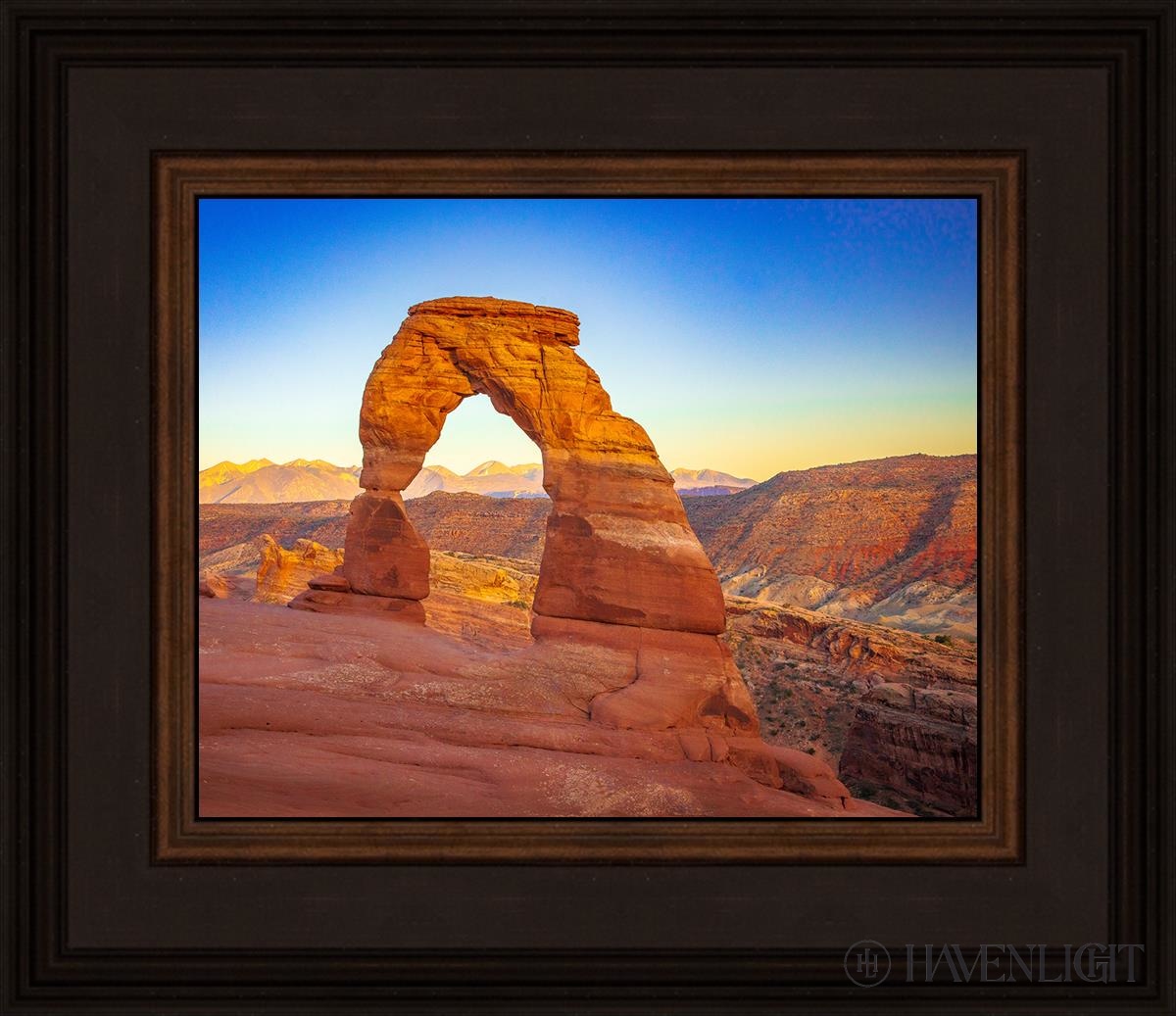 Delicate Arch Utah - Stunning Natural Sandstone Formation for Hiking & Photography | Perfect for Outdoor Adventures & Travel Souvenirs