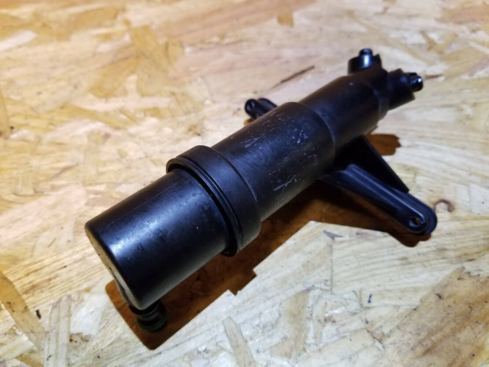 2004-2007 BMW 530xi E60 Headlight Washer Nozzle Pump - OEM Driver Side Replacement Part | Perfect for Headlight Cleaning & Maintenance