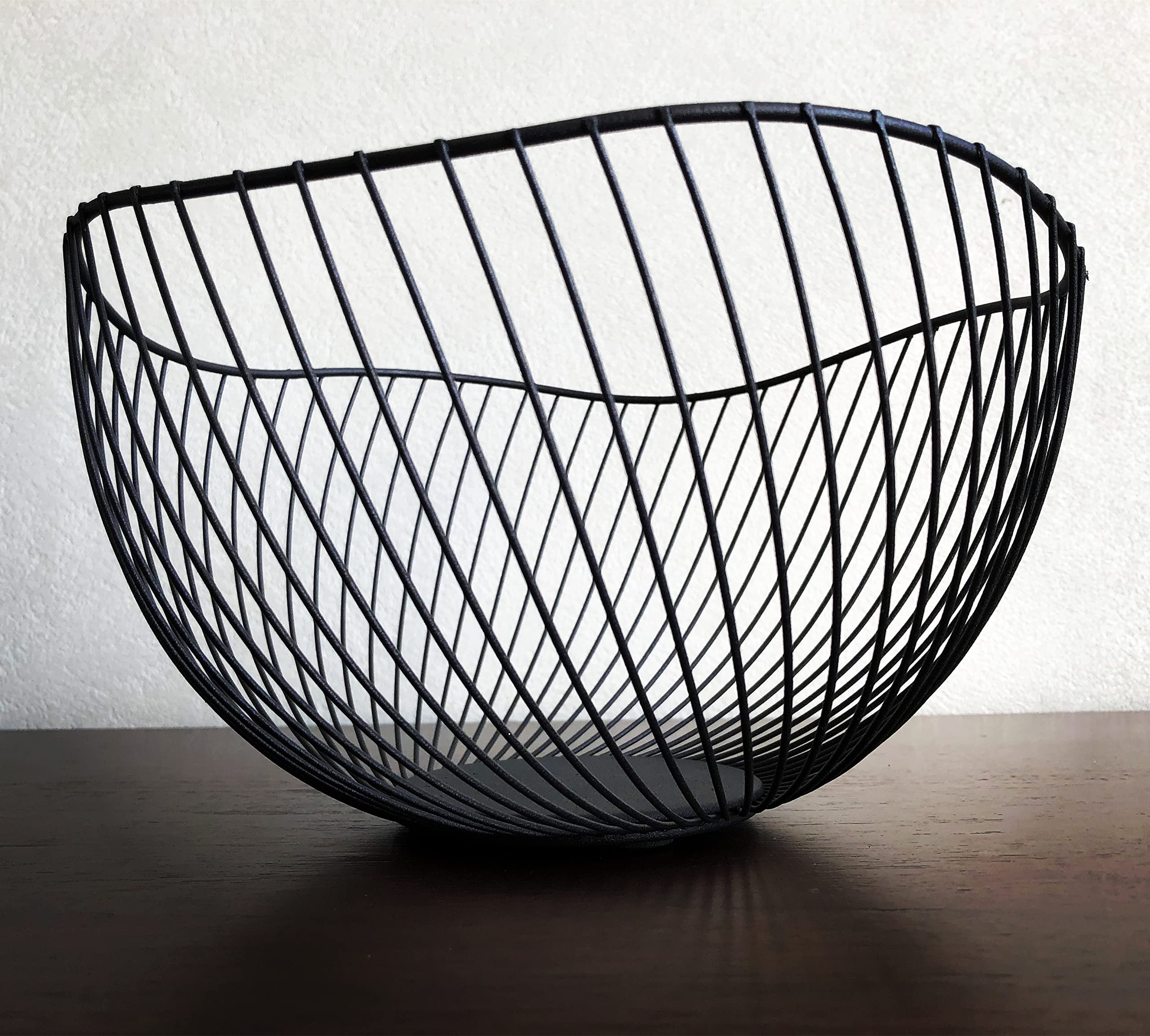 Modern Black Metal Fruit Basket - Hollow Line Design for Drainage & Anti-Corrosion - Kitchen Decor Fruit Bowl for Apples, Bananas, Bread - Perfect for Countertop, Pantry & Dining Table Storage