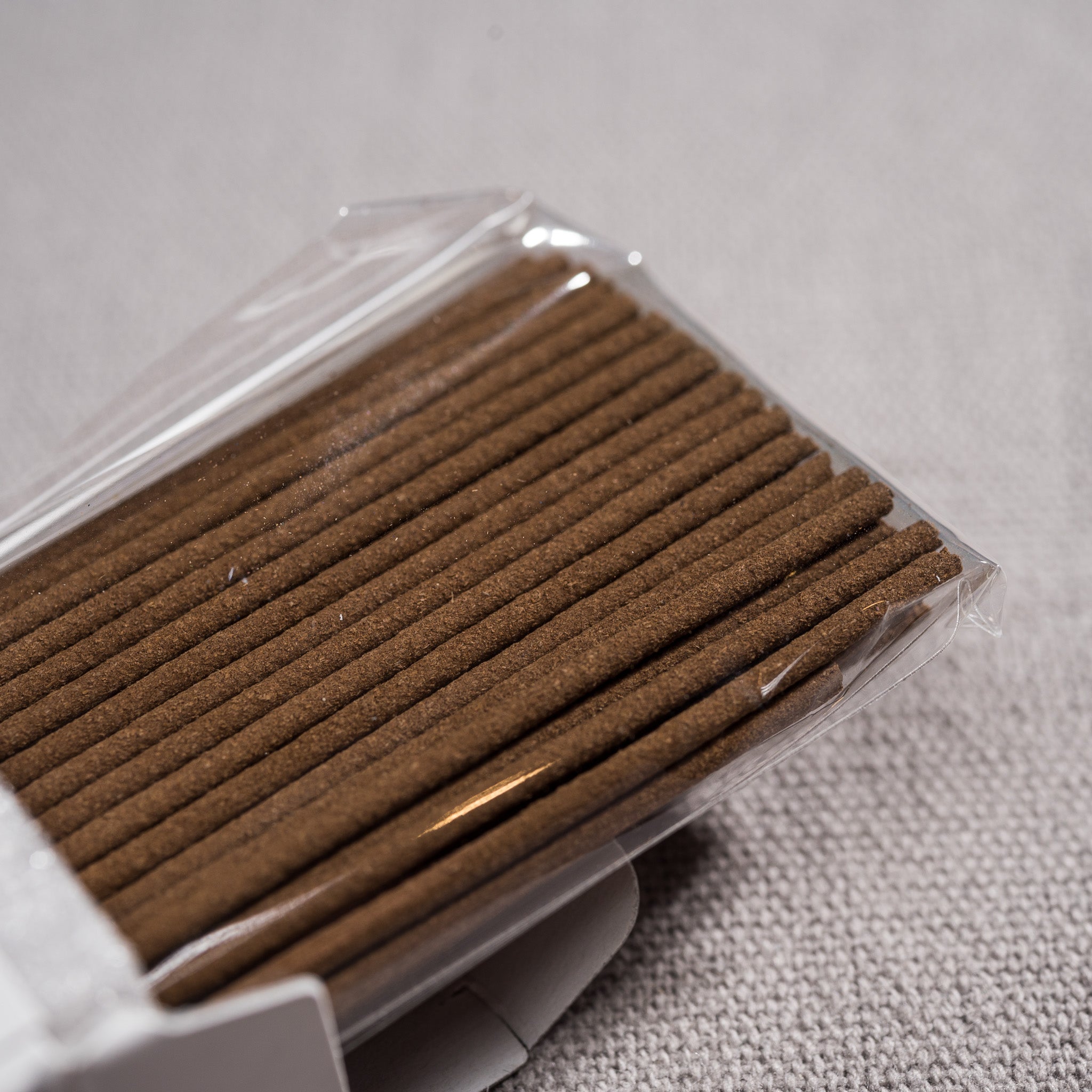 Premium Sandalwood Japanese Incense Sticks - Natural Aromatic Wood for Relaxation, Meditation & Home Fragrance - Single Slim Pack (20 Sticks) - Perfect for Yoga, Spa & Stress Relief