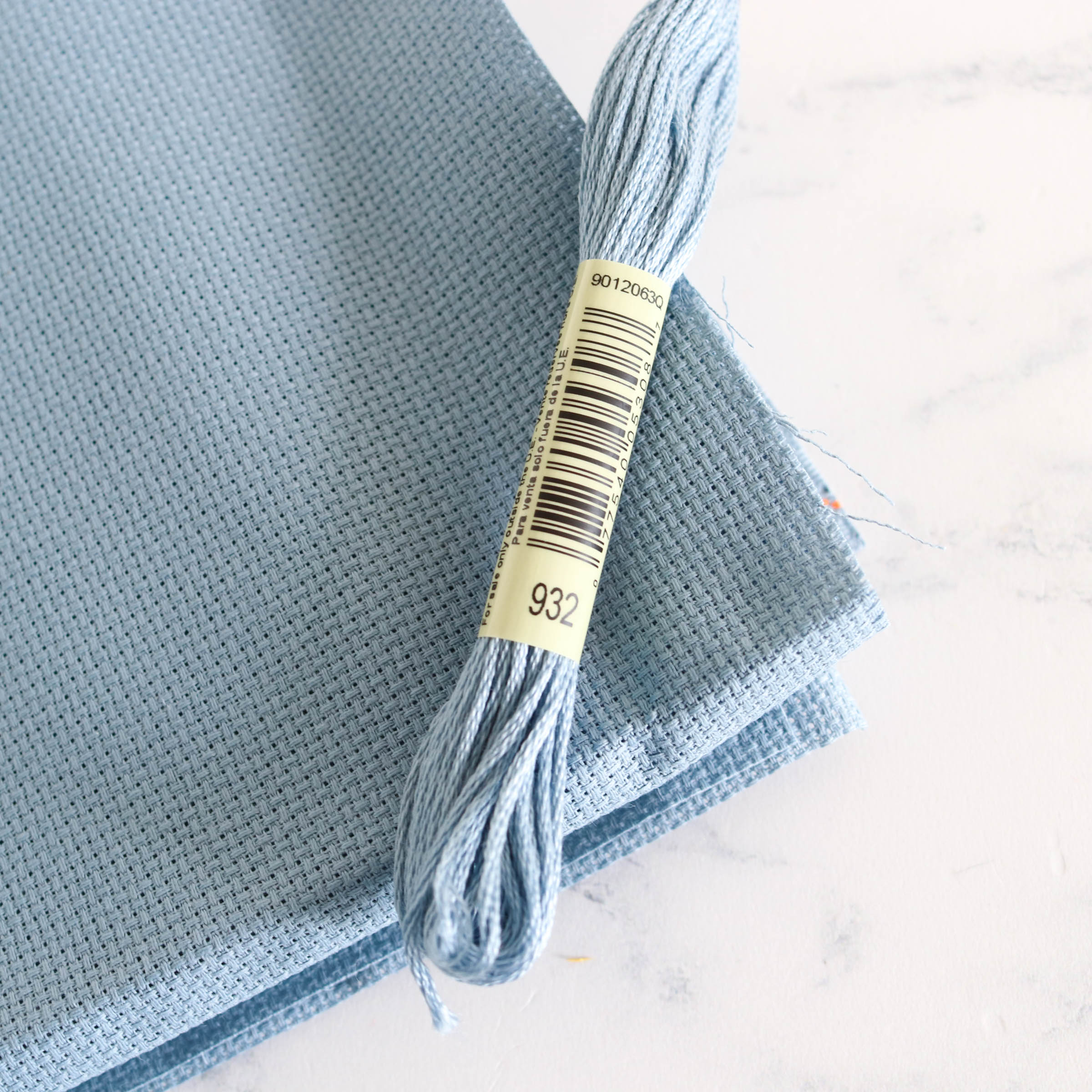 18-Count Aida Cross Stitch Fabric in Wedgewood Blue - Premium Evenweave Cloth for DIY Embroidery, Needlework & Handcraft Projects - Perfect for Home Decor, Gifts & Crafting