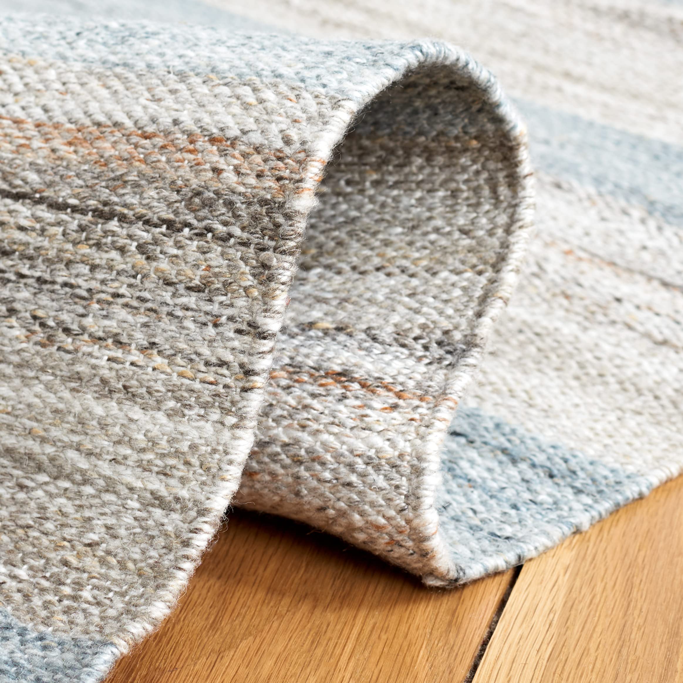 SAFAVIEH Striped Kilim Collection 7' Square Grey/Beige STK107F Flatweave Area Rug for Living Room, Dining Room & Bedroom - Soft & Durable Home Decor for Modern Spaces