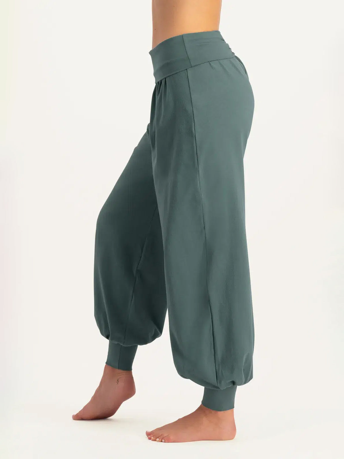 Urban Goddess Rhea High-Waisted Yoga Pants - Forest Green - Women's Stretchy Workout Leggings for Yoga, Gym & Lounge Wear