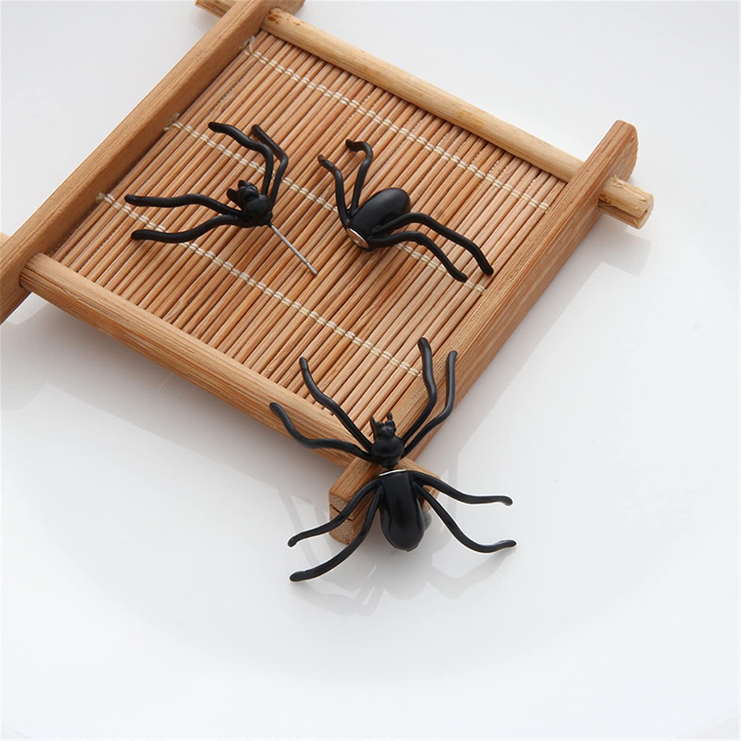 ANDPAI Scary Funny Spider Stud Earrings - Halloween Animal Puncture Dangle Drop Earrings for Women & Men - Perfect for Cosplay, Halloween Decorations, Party Favors & Gifts - Great for Costume Parties, Trick-or-Treating & Spooky Events