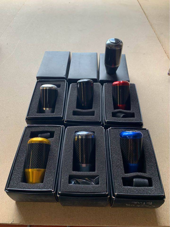 Premium Carbon Fiber Shift Knob - JDM Style Racing Gear for Manual Transmission Cars - Perfect for Street Racing & Performance Driving