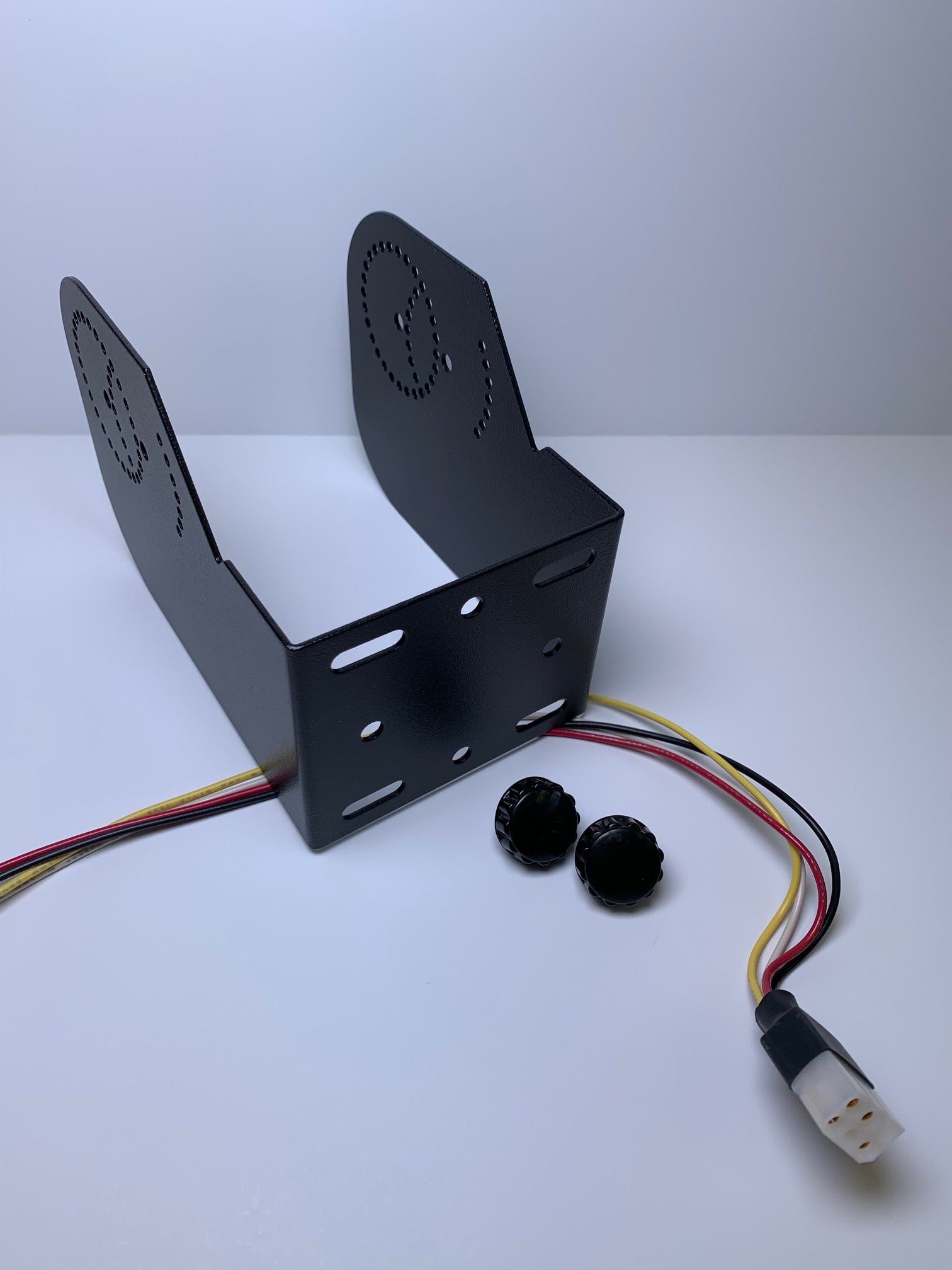 Motorola Vehicular Car Charger Bracket & Power Cable - Compatible with WPLN4208, WPLN4207, NTN9176 Models - Perfect for Road Trips & Daily Commuting