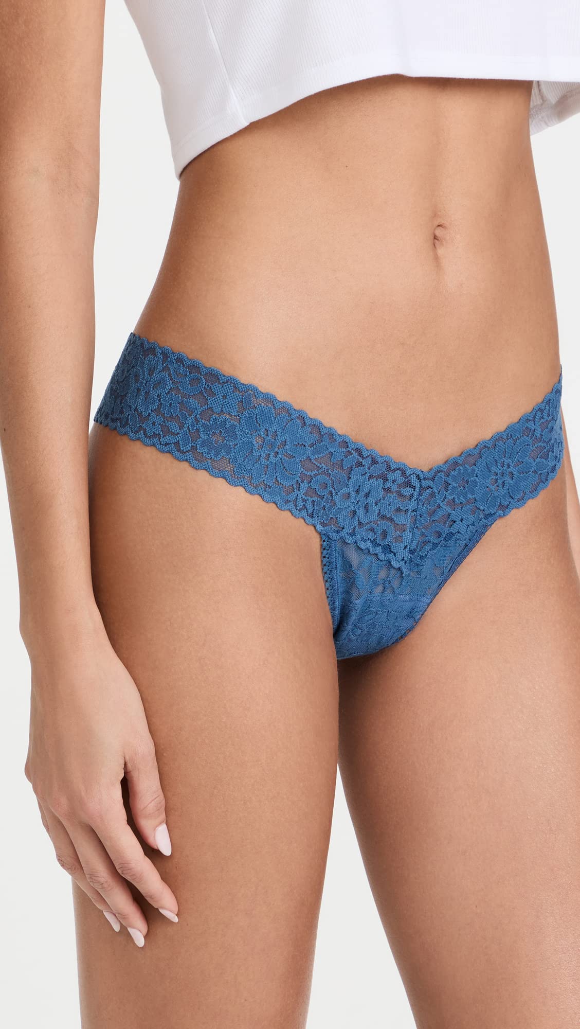 Hanky Panky Women's Daily Lace Low Rise Thong Underwear - Soft Comfortable Seamless Panties for Everyday Wear, Date Night & Special Occasions