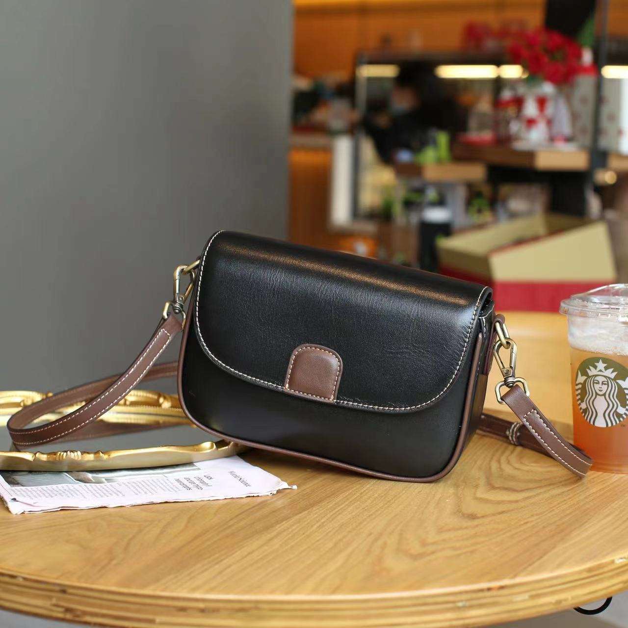 Stylish Compact Leather Crossbody Purse for Women - Fashionable Small Shoulder Bag with Adjustable Strap - Perfect for Travel, Shopping & Everyday Use