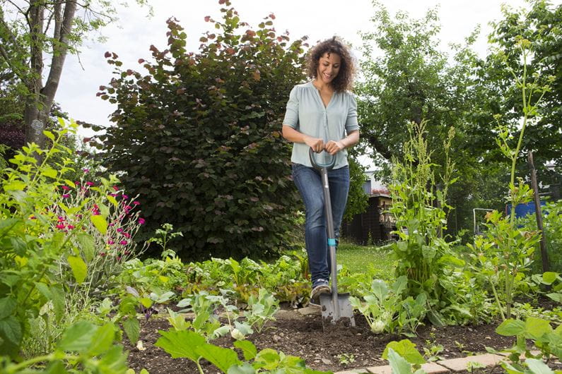 Gardena ErgoLine Small Spade - Lightweight Gardening Shovel for Planting, Digging & Weeding - Perfect for Small Gardens, Flower Beds & Indoor Plants