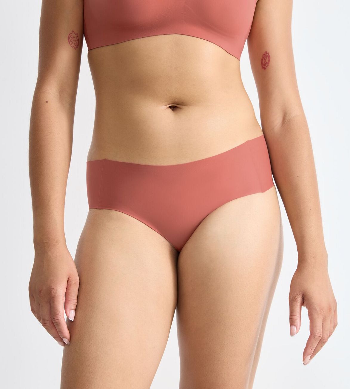SLOGGI ZERO FEEL 2.0 Women's Comfortable Invisible Hipster Underwear - Seamless Panties for Everyday Wear & Lounge