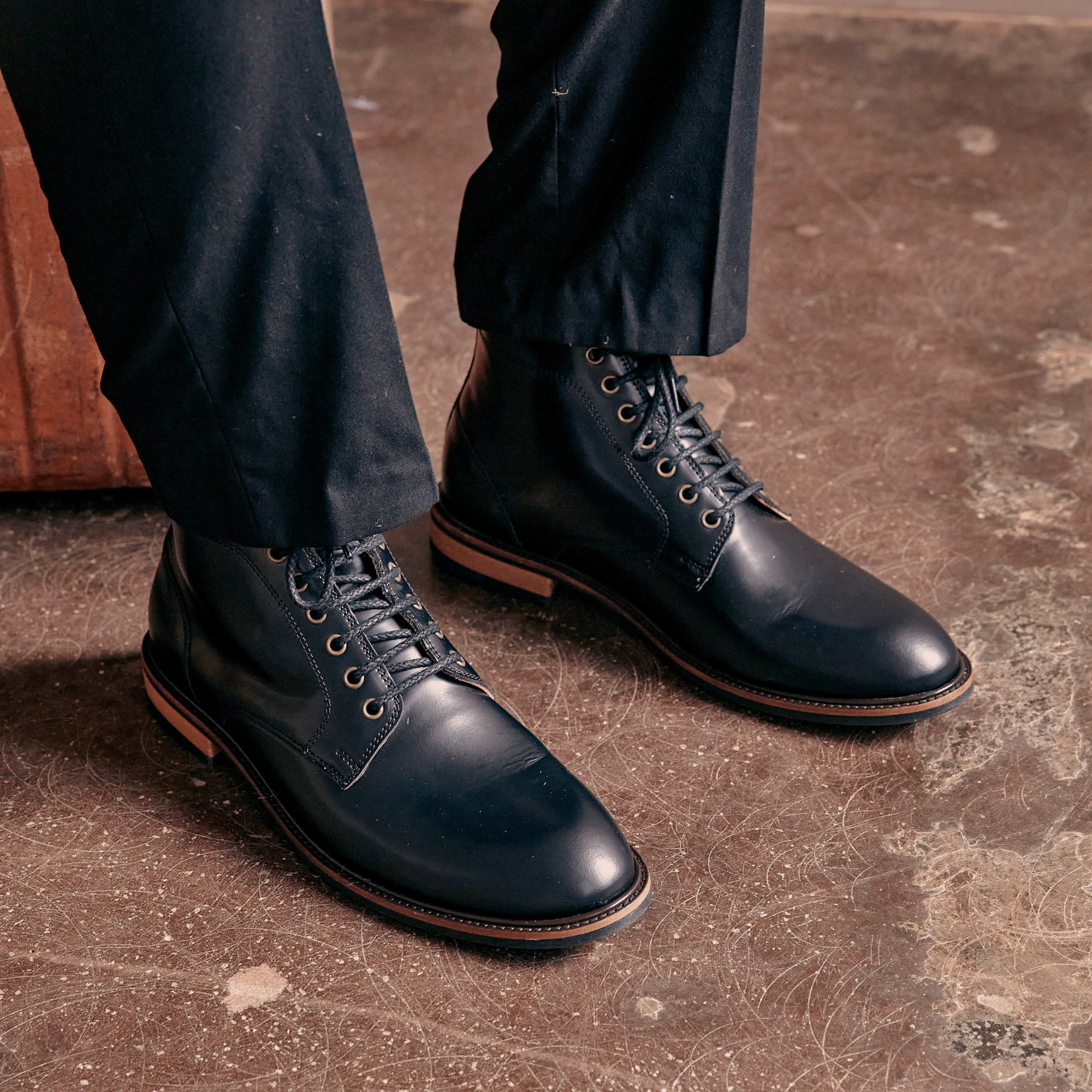 Dutton Black - Premium Quality Apparel for Men & Women | Stylish & Comfortable Fashion for Everyday Wear, Work & Casual Outings