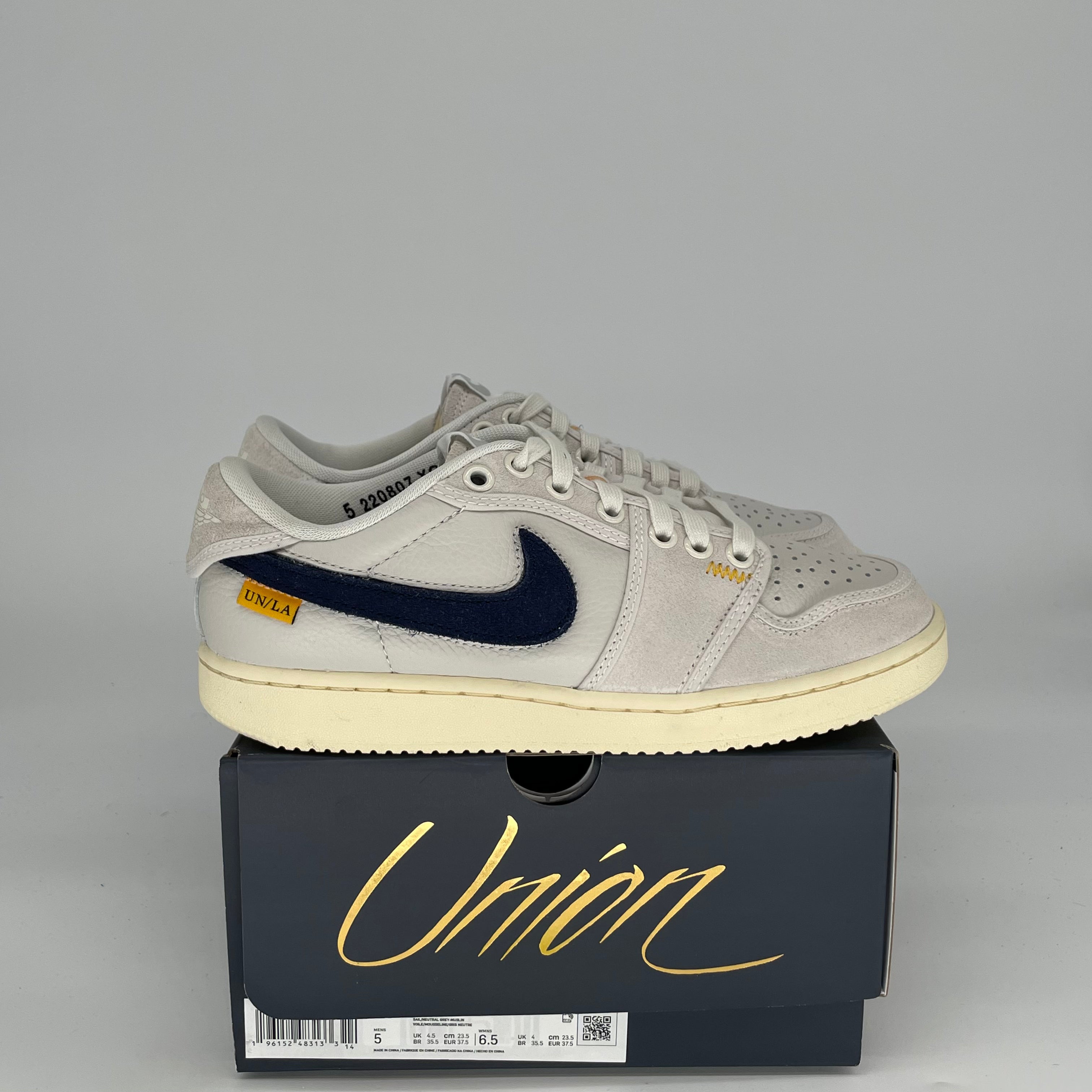 Original Title: AIR JORDAN 1 LOW AJKO UNION SAIL LEATHER SIZE 5/6.5W DZ4864 100   Optimized Title: **Air Jordan 1 Low AJKO Union Sail Leather Sneakers - Women's Size 5/6.5W (DZ4864-100) - Retro Style for Casual Wear & Street Fashion**
