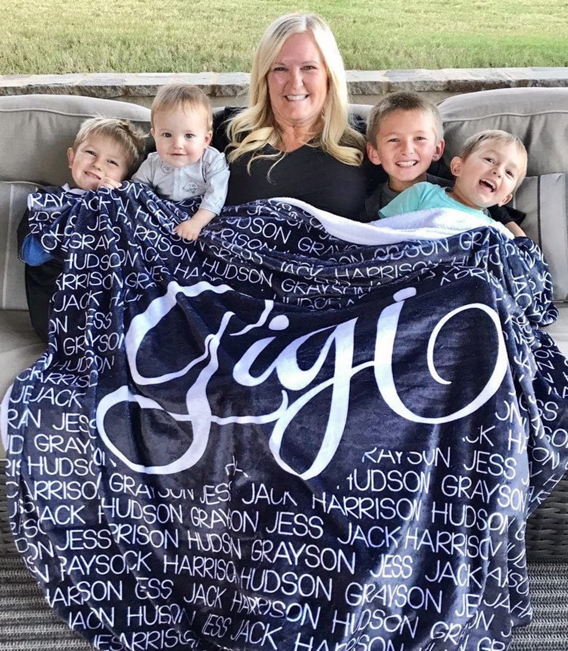 Personalized Mom & Dad Blanket - Customized Name Gift for Mama, Mami, Nana, Papa, Father, King - Perfect for Birthday, Mother's Day, Father's Day & Family Cozy Moments