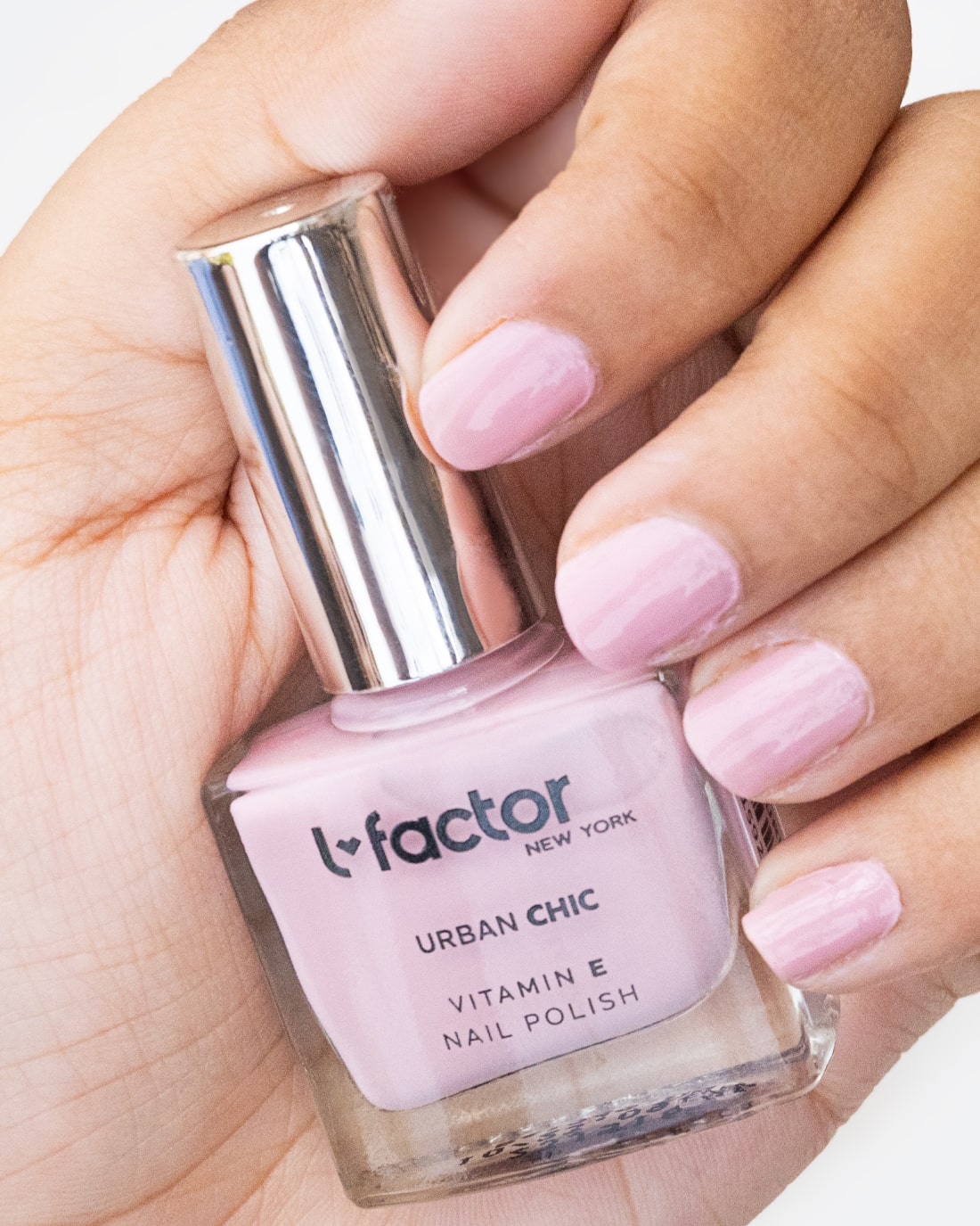 Urban Chic Nail Polish - Long Lasting Vegan Nail Lacquer - Trendy Colors for Women - Perfect for Parties, Weddings & Everyday Wear