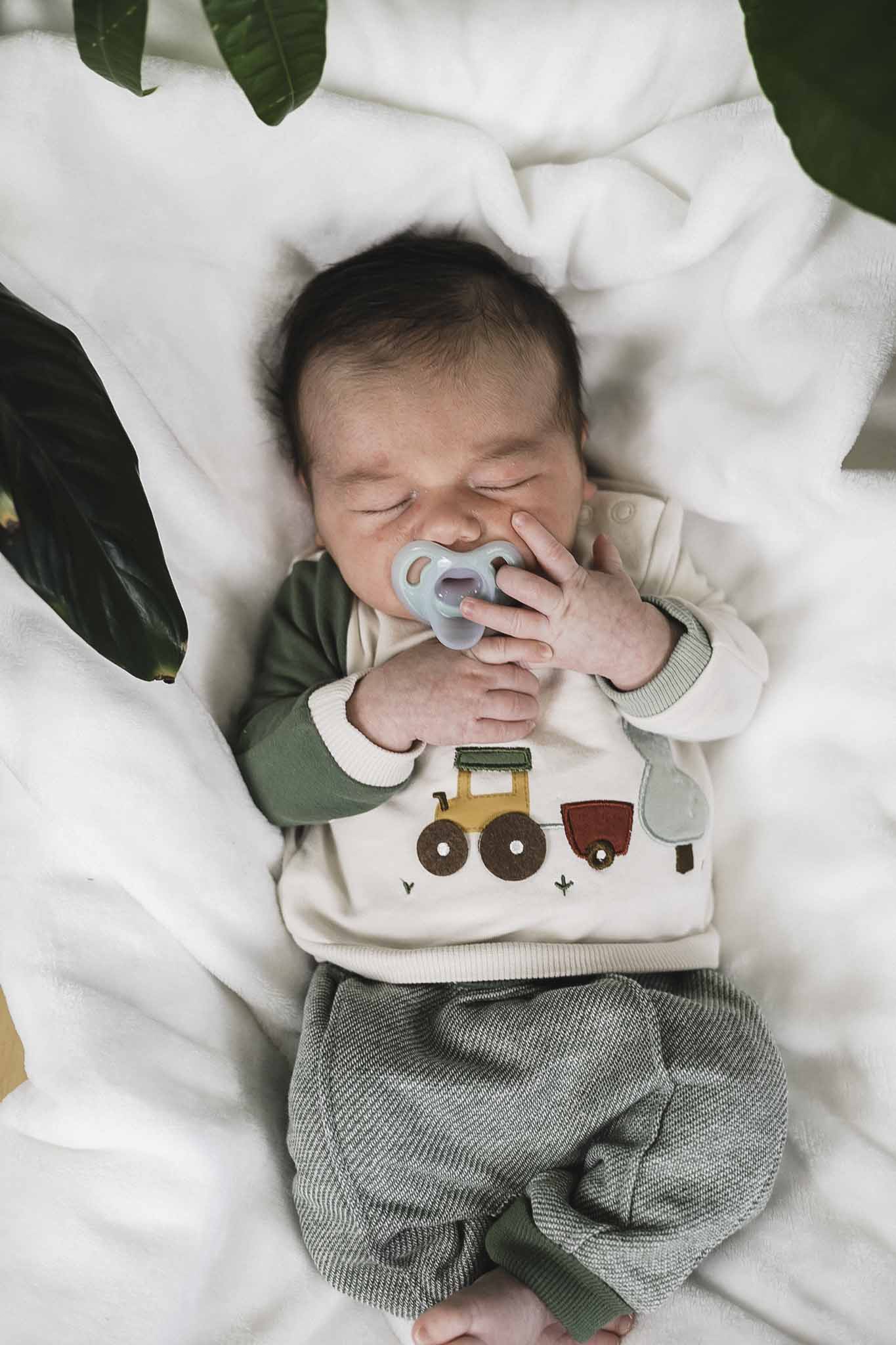 Colorblock Tractor Print Baby Boy Sweatsuit Set - Cute Farm-Themed Outfit for Playdates, Photoshoots & Everyday Wear