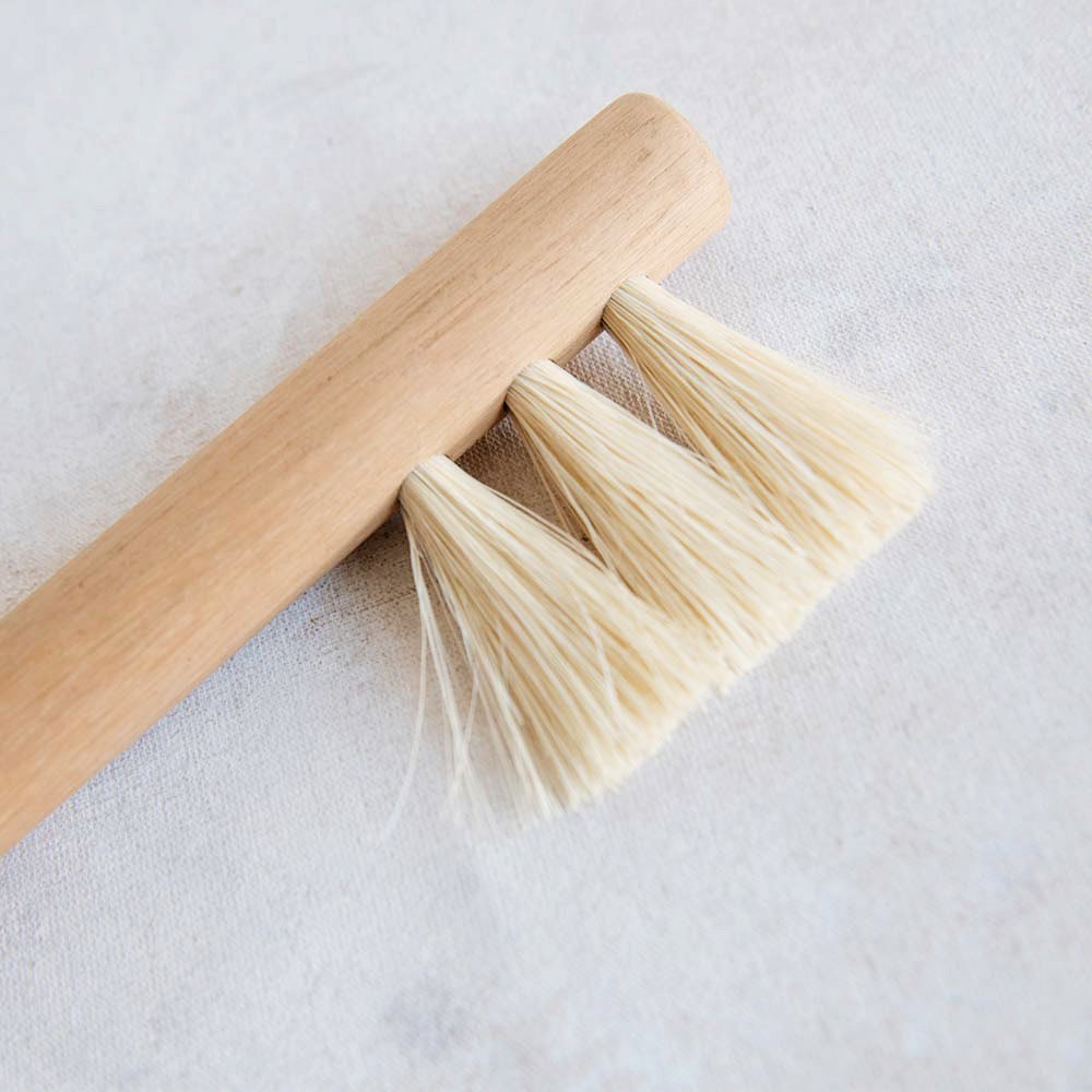 MT0960 Small Wooden Counter Brush - Natural Wood Handle, Compact Size for Kitchen, Bathroom & Office Cleaning - Perfect for Countertops, Sinks & Small Surfaces