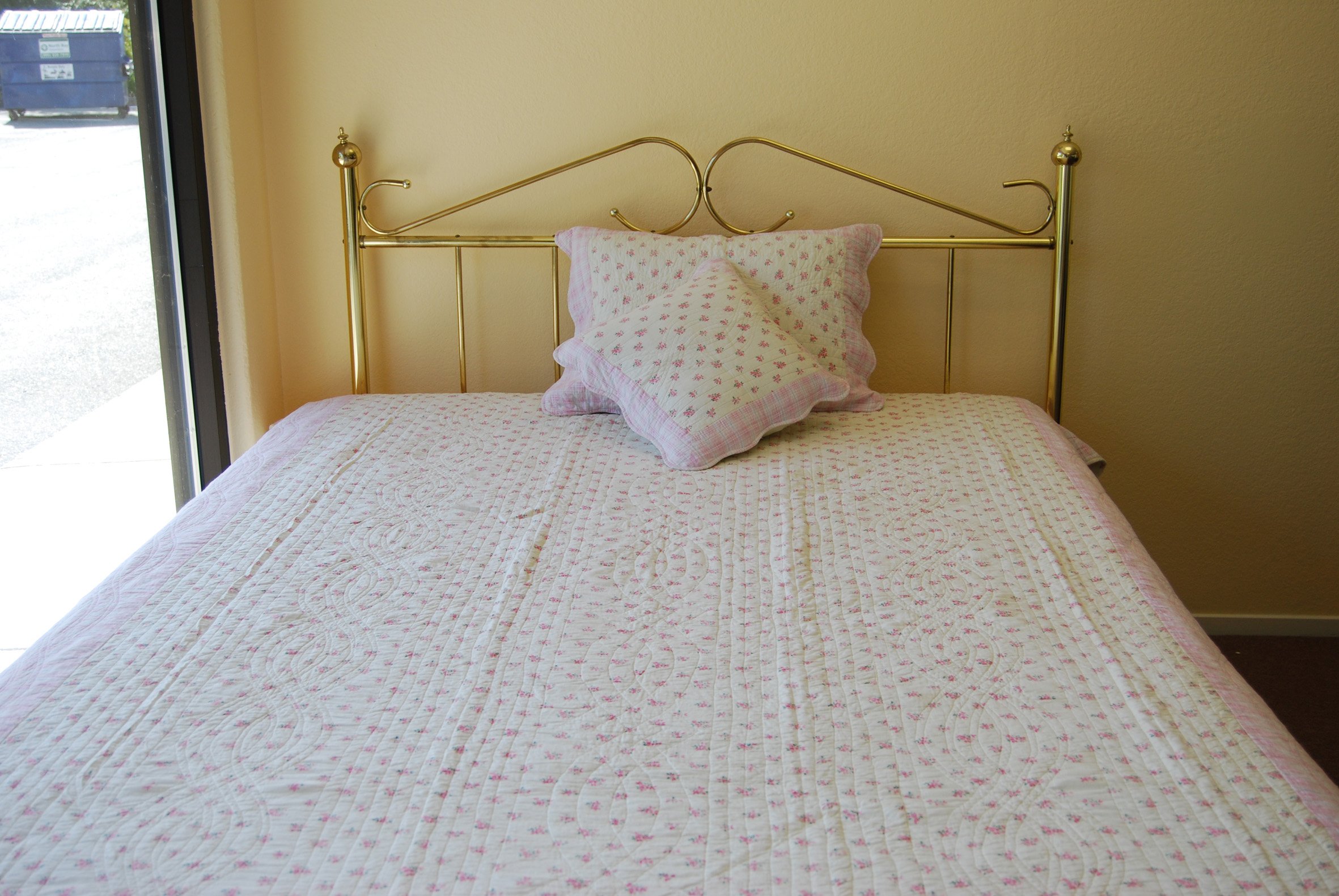 Natural Comfort Rose Garden Reversible Quilt Blanket - Twin/Full Size Soft Floral Bedding for Cozy Home Decor, Perfect for Bedroom, Living Room & Guest Room