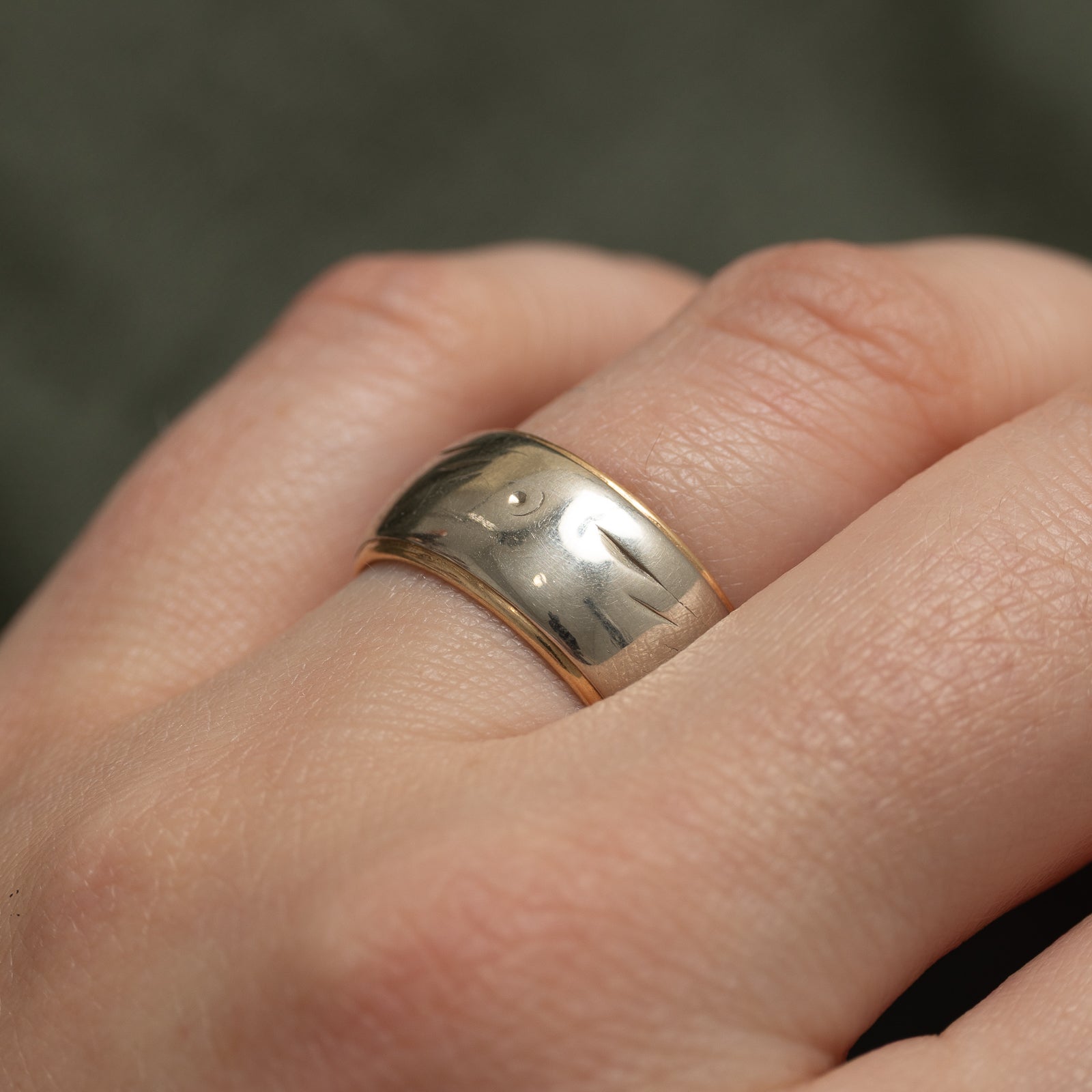 10K Two Tone Gold Engraved Cigar Band Ring - 9mm Wide Size 7.5 - Perfect for Weddings, Anniversaries & Luxury Gifts for Men