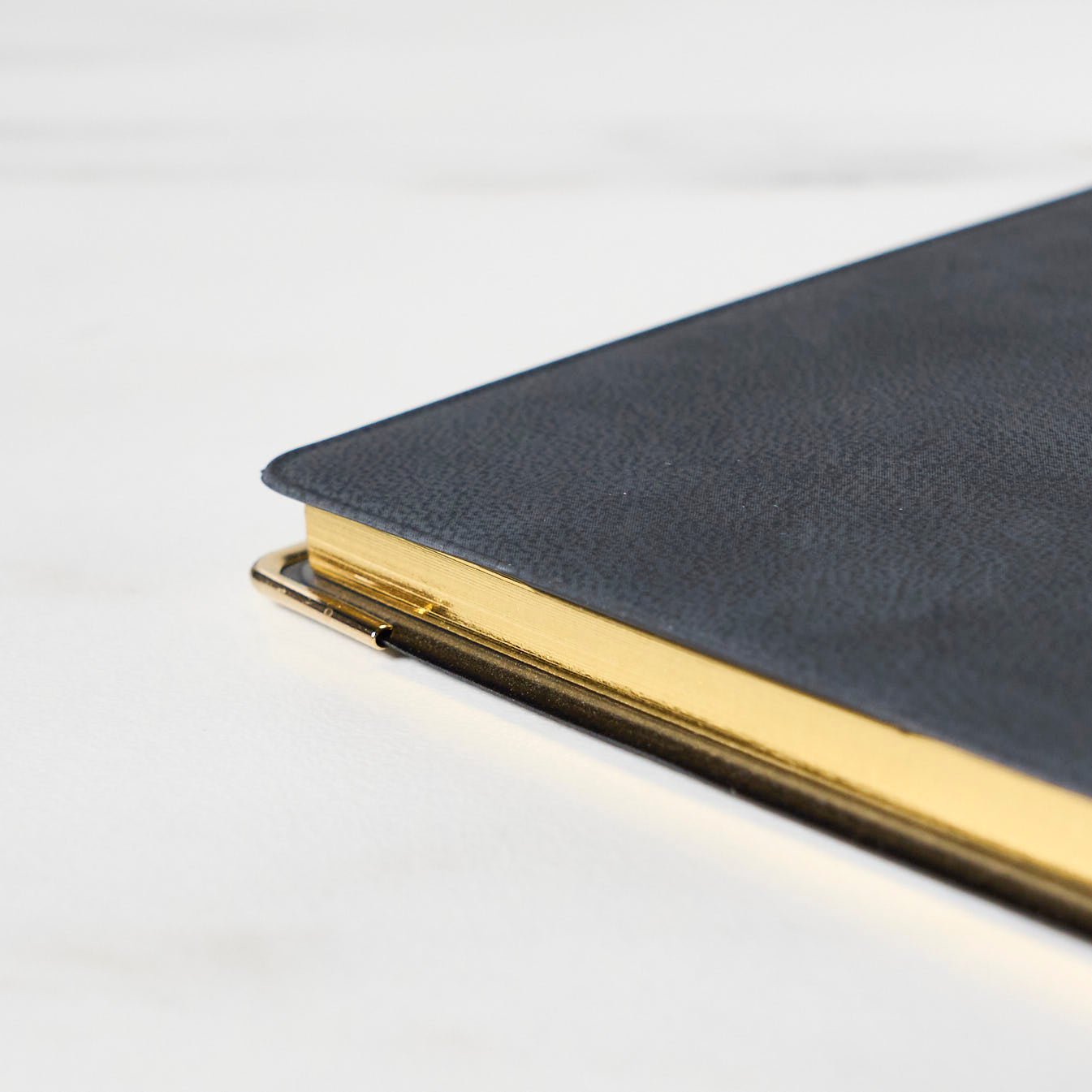 Fleek Diary 2025 Planner - Stylish & Functional Daily Organizer for Women | Perfect for Goal Setting, Productivity & Time Management | Home, Office & School Use