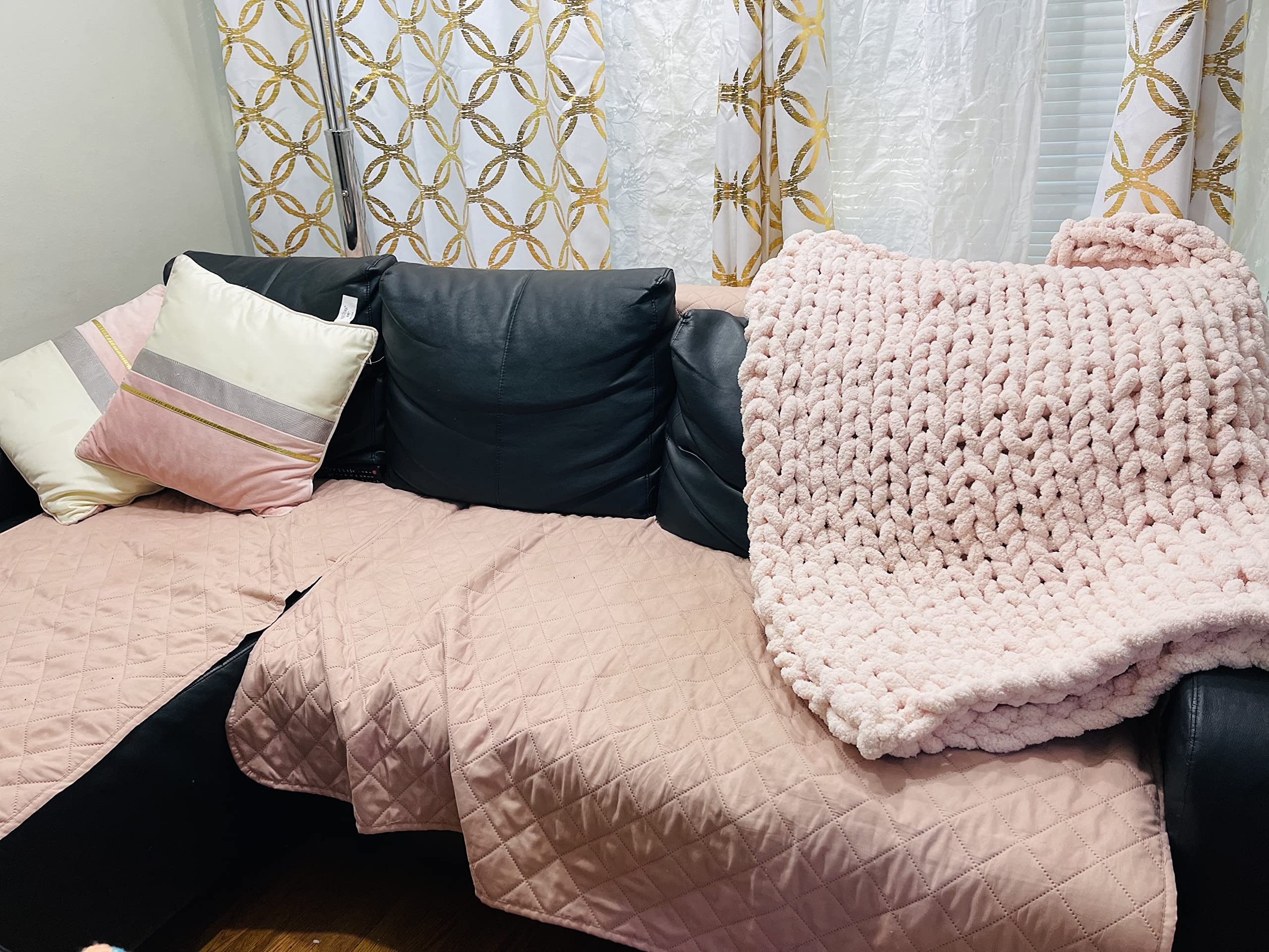 Super Soft Chunky Knit Blanket - Warm Cozy Throw Blanket for Couch & Bed - Luxurious Home Decor Gift (25x30 Inches, Soft Pink) | Perfect for Netflix Nights, Winter Snuggles & Gift Giving