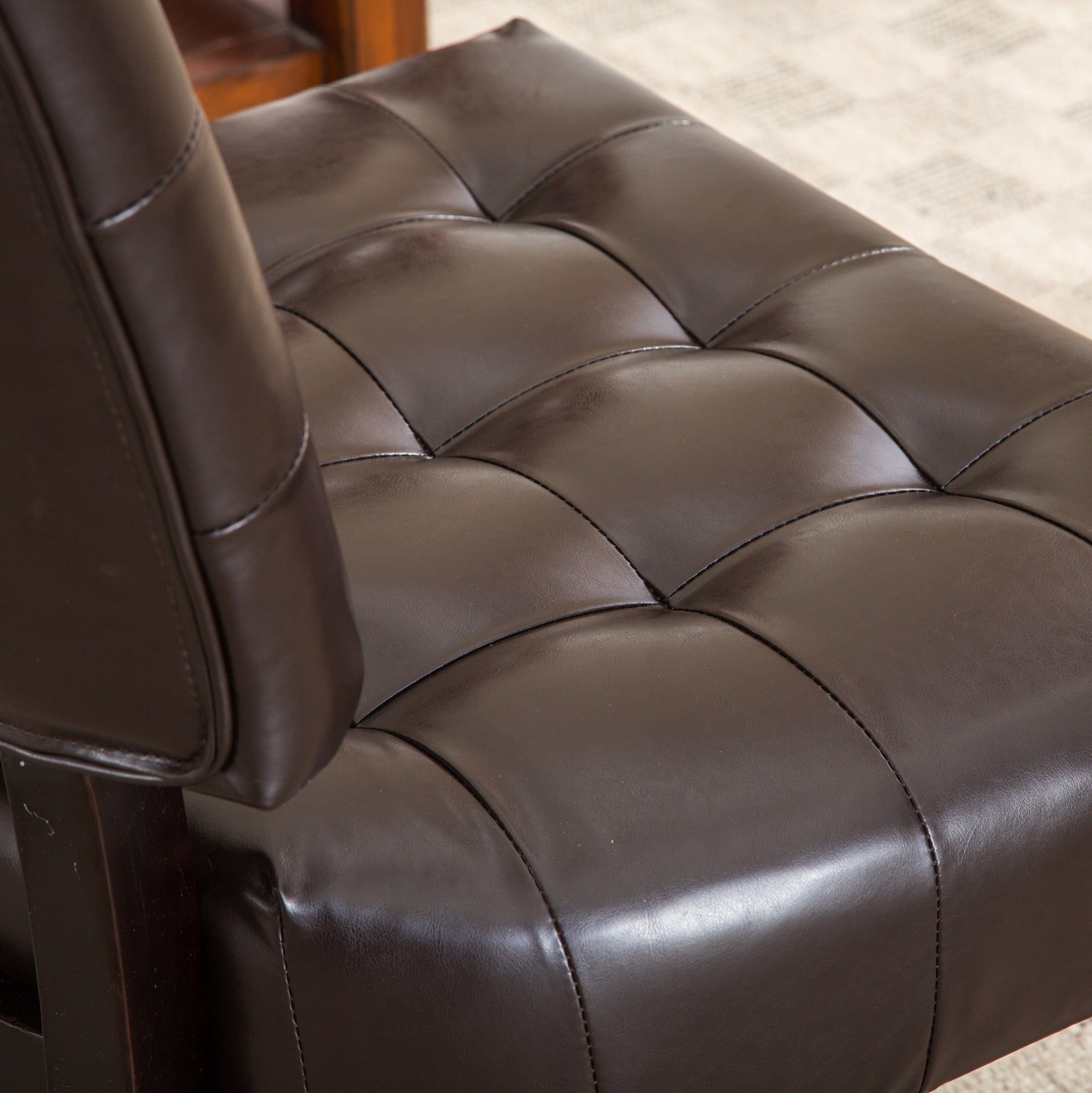 Roundhill Furniture Tufted Accent Chair with Oversized Seating - Modern Upholstered Living Room Chair for Home Office, Lounge & Reading Nook