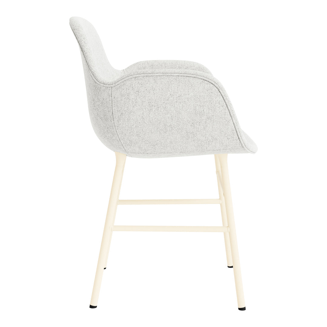 Modern Form Armchair with Sturdy Metal Legs & Soft Upholstery - Perfect for Living Room, Office, or Reading Nook
