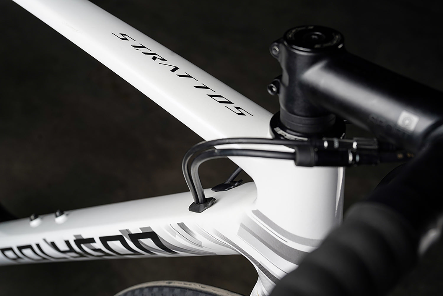 Polygon Strattos S4 Disc Tiagra Alloy Road Bike - Lightweight Aluminum Frame, Disc Brakes for Reliable Stopping - Perfect for Commuting, Fitness Training & Weekend Road Cycling Adventures