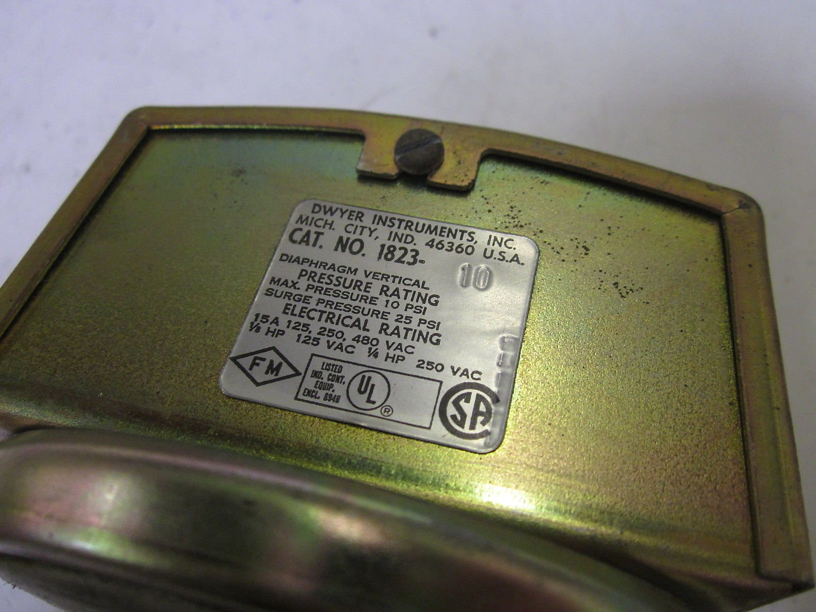 Dwyer® 1823-10 Low Differential Pressure Switch 2.0-10