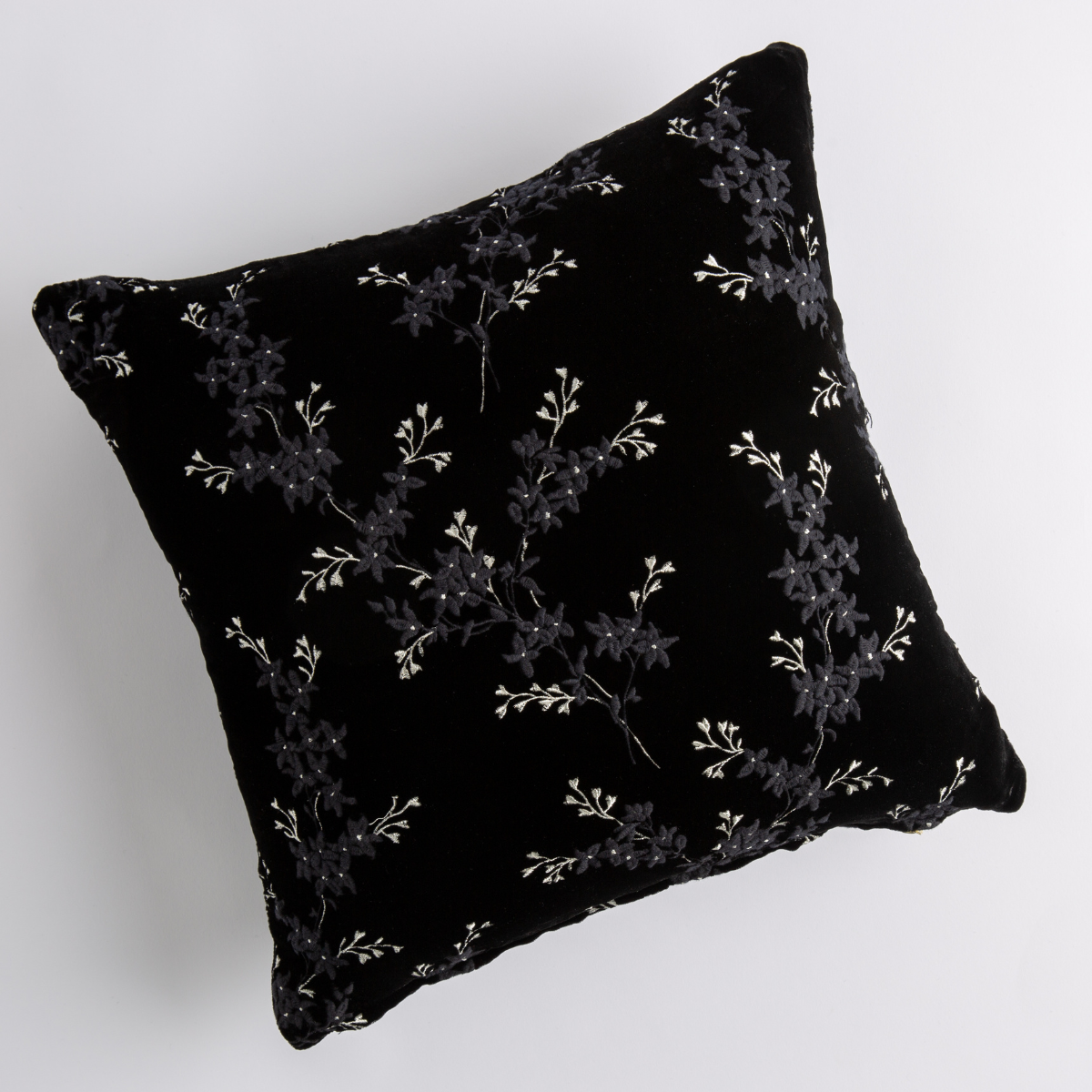 Lynette Throw Pillow - Soft Decorative Cushion for Sofa, Bed & Home Decor - Perfect for Living Room, Bedroom & Cozy Spaces