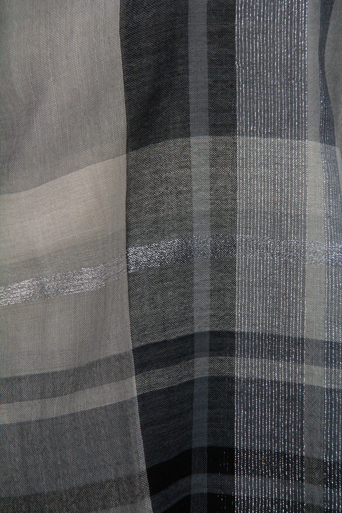 Stylish Metallic Multi-Stripe Scarf for Women - Fashionable Winter Accessory for Outfits, Parties & Holiday Events