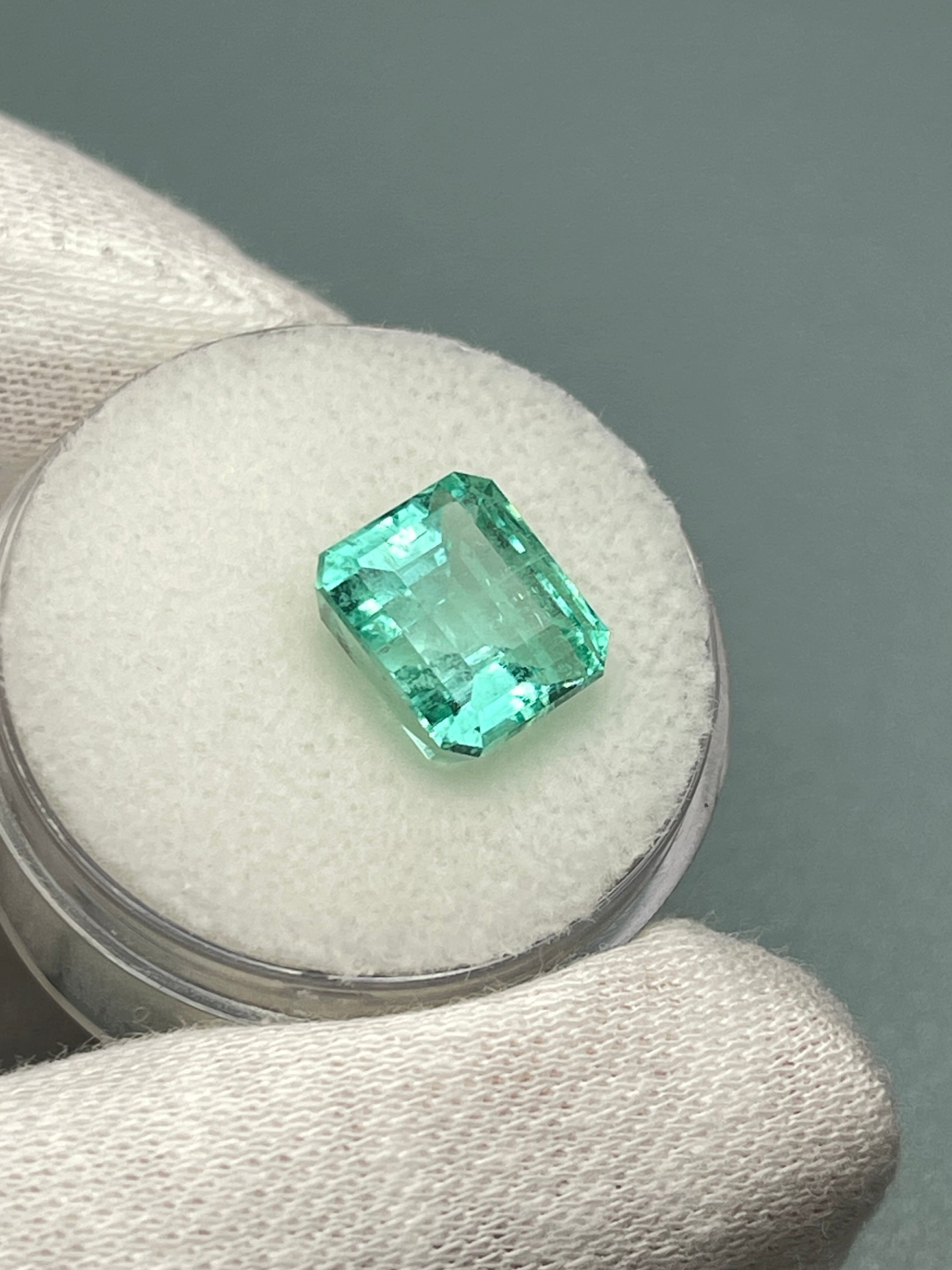 4.91 Carat 10x8.5mm Chunky Pastel Bluish Green Natural Loose Colombian Emerald Gemstone - Emerald Cut for Jewelry Making, Engagement Rings & Luxury Gifts