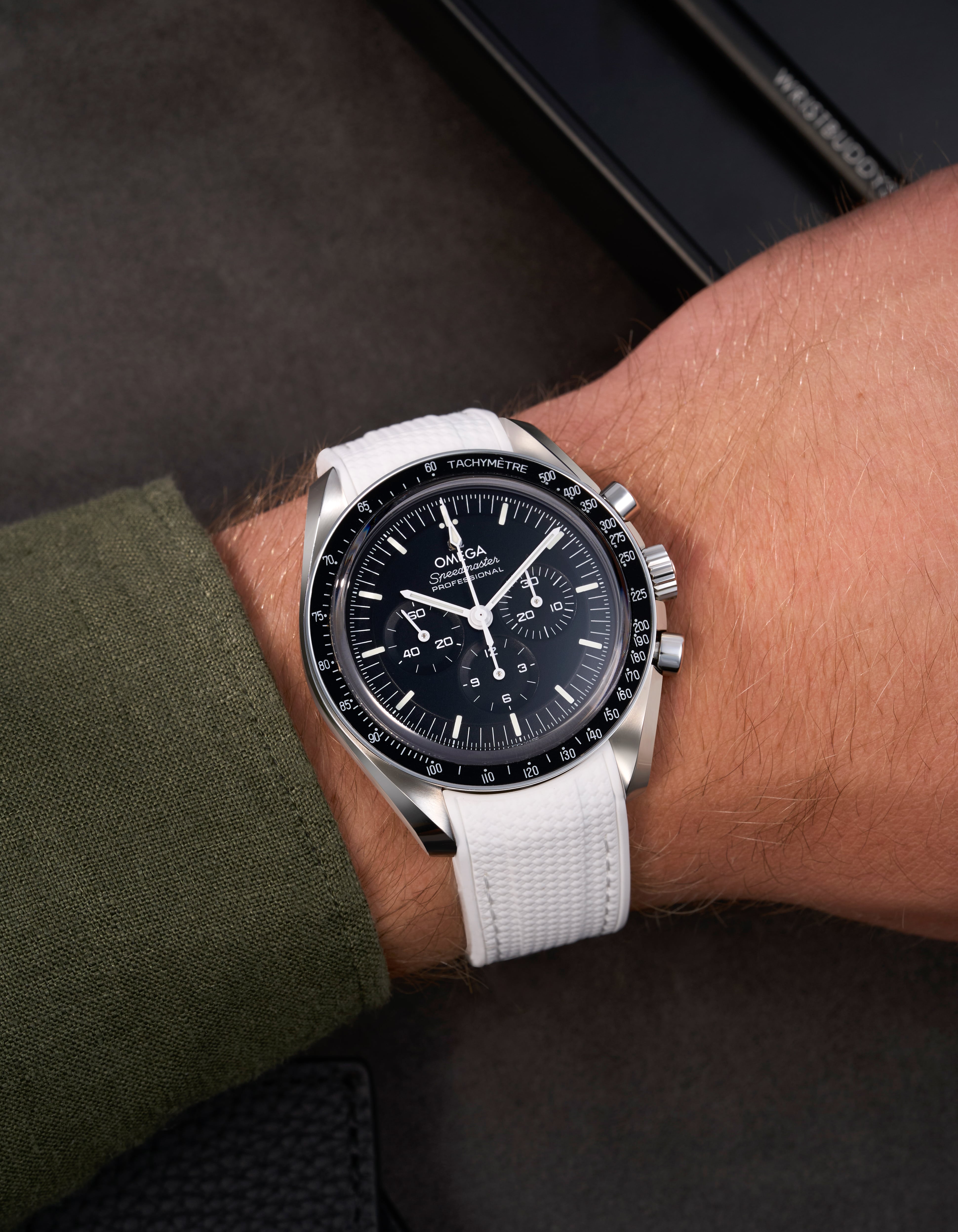 Vertech Premium Rubber Watch Band for Omega Speedmaster - Durable, Comfortable Replacement Strap for Men's Watches - Perfect for Swimming, Diving & Everyday Wear
