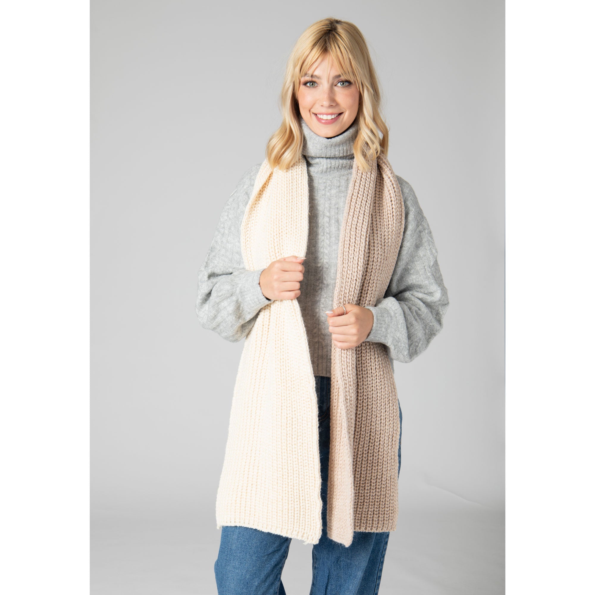 Stylish Urban Cuff Scarf - Fashionable Winter Accessory for Women & Men - Perfect for Cold Weather, Office Wear & Outdoor Activities